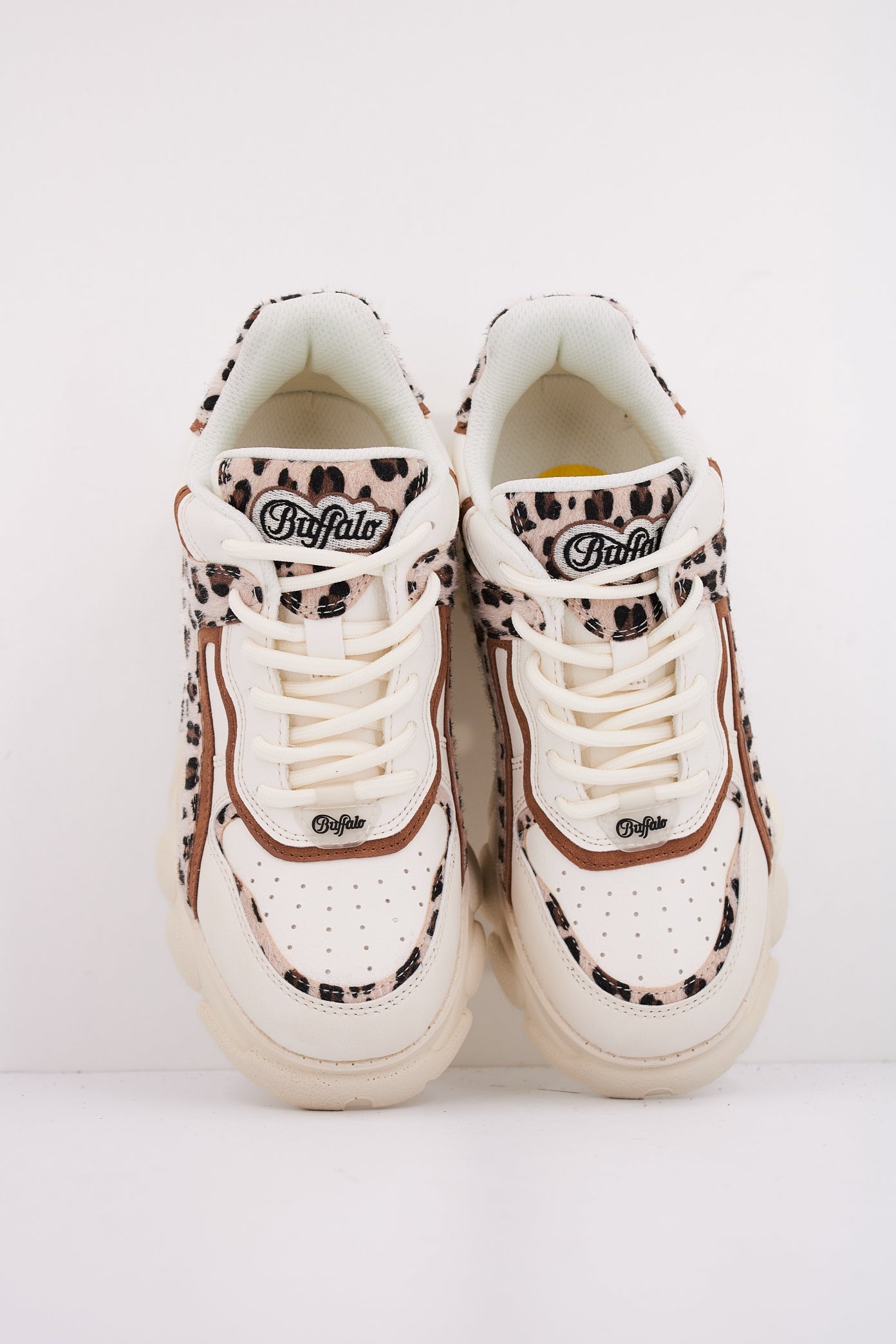 BUFFALO CLD ECHO en color WHTBG  (3)