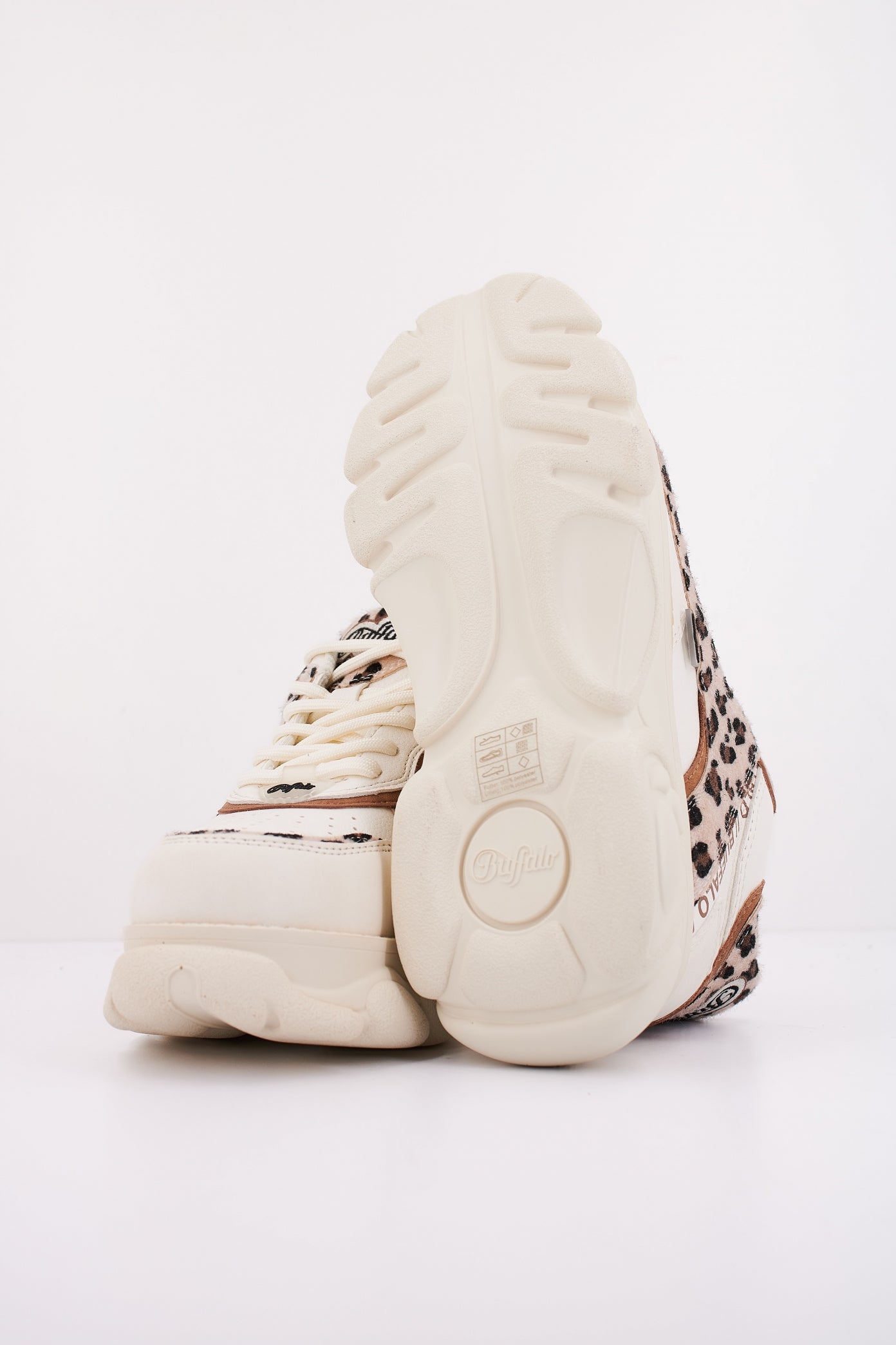 BUFFALO CLD ECHO en color WHTBG  (5)