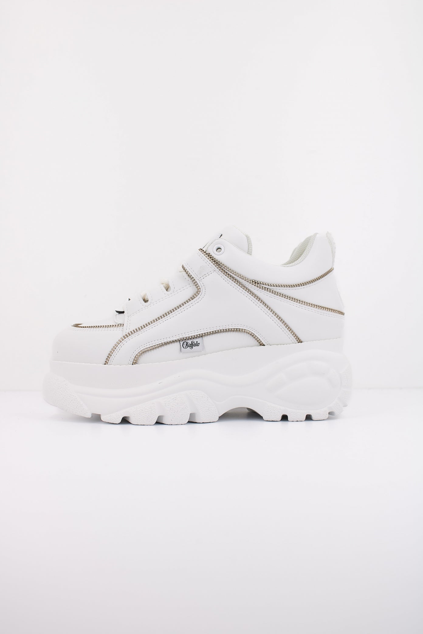 BUFFALO - en color WHITE  (1)