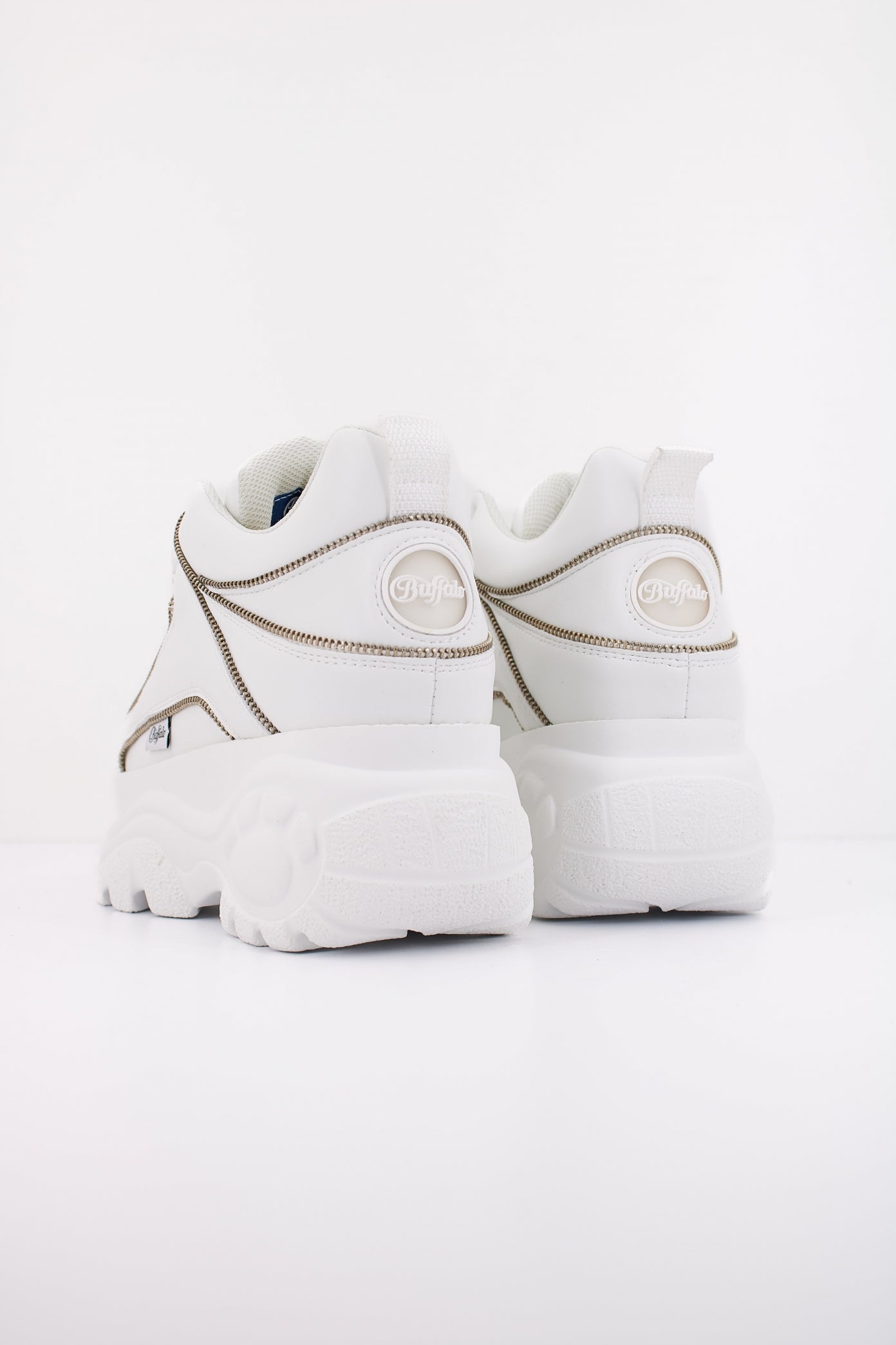 BUFFALO - en color WHITE  (4)