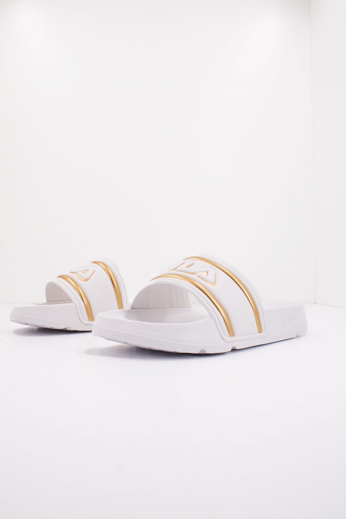 FILA MORRO BAY LOGO en color WHTGLD  (2)