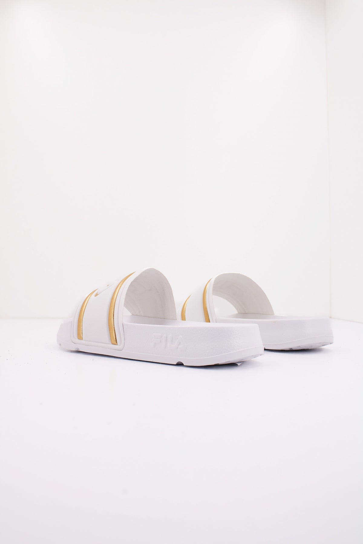 FILA MORRO BAY LOGO en color WHTGLD  (3)