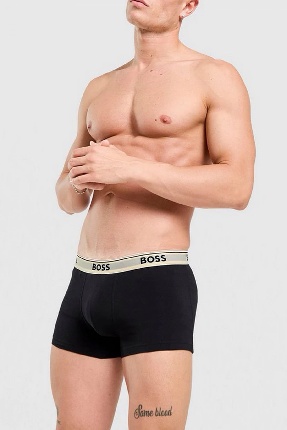 HUGO BOSS TRUNK P POWER en color   (2)