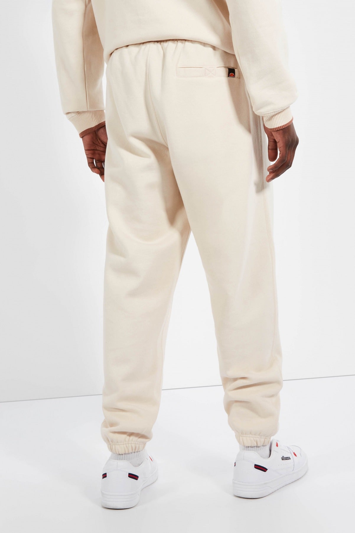 ELLESSE GARSI JOG PANT en color WHITE  (2)