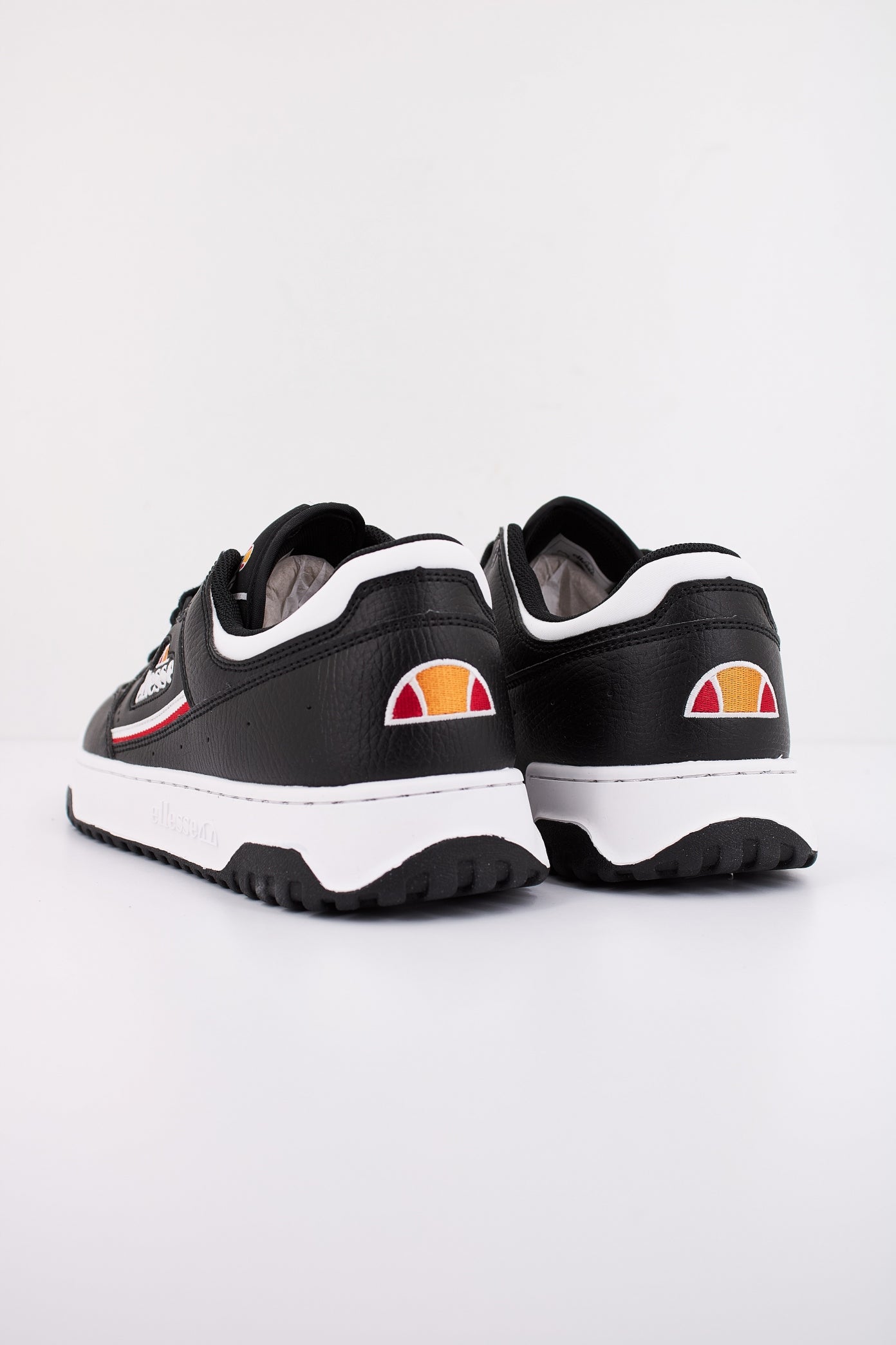 ELLESSE SHVF en color BLACK  (4)