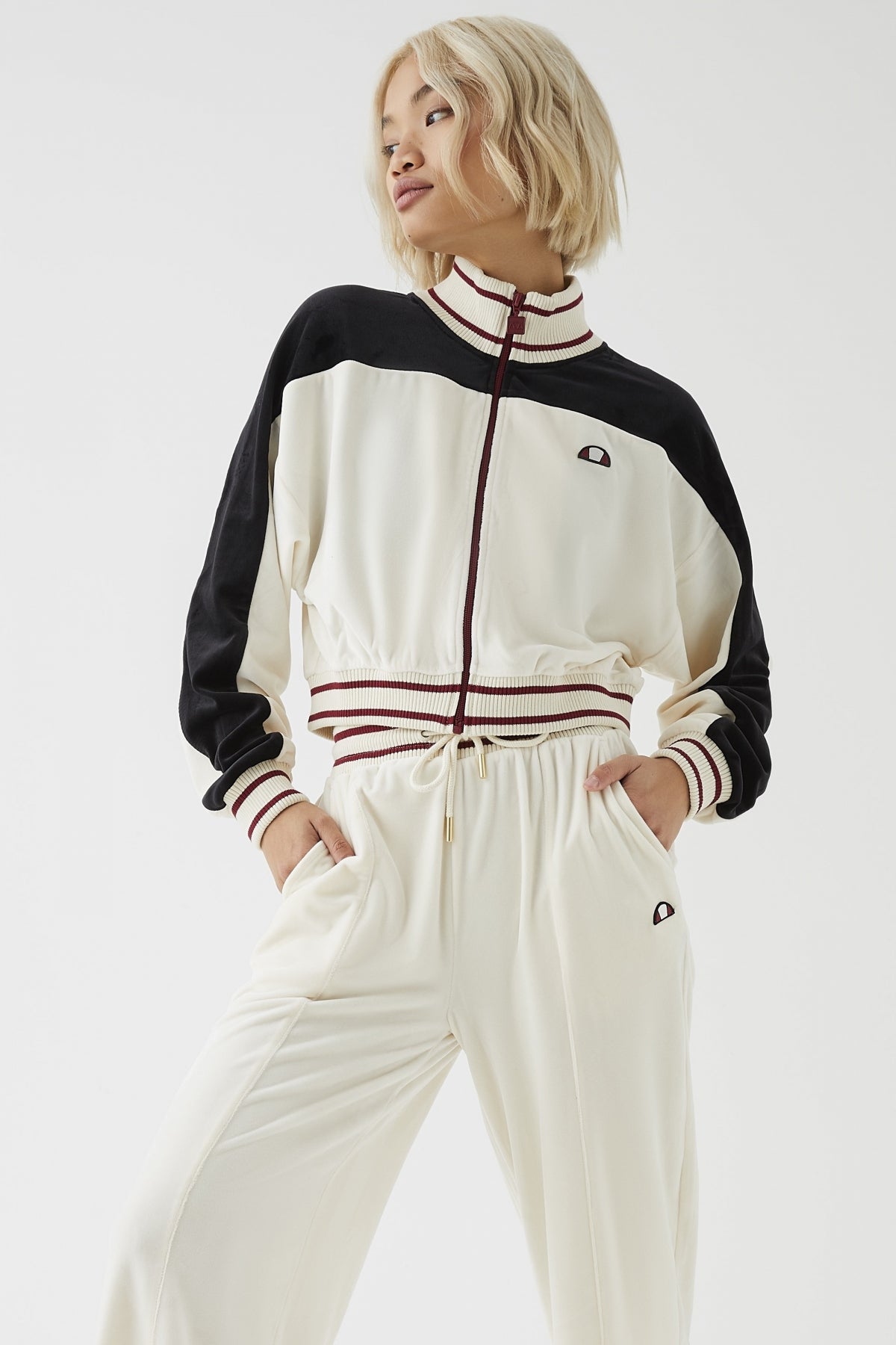 ELLESSE BLOOM CROPPED TRACK  en color OFFWHITE  (1)