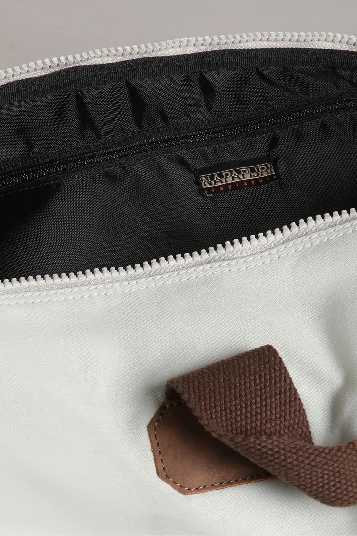 NAPAPIJRI BERING  BEIGE SILVR en color BGESVR  (4)