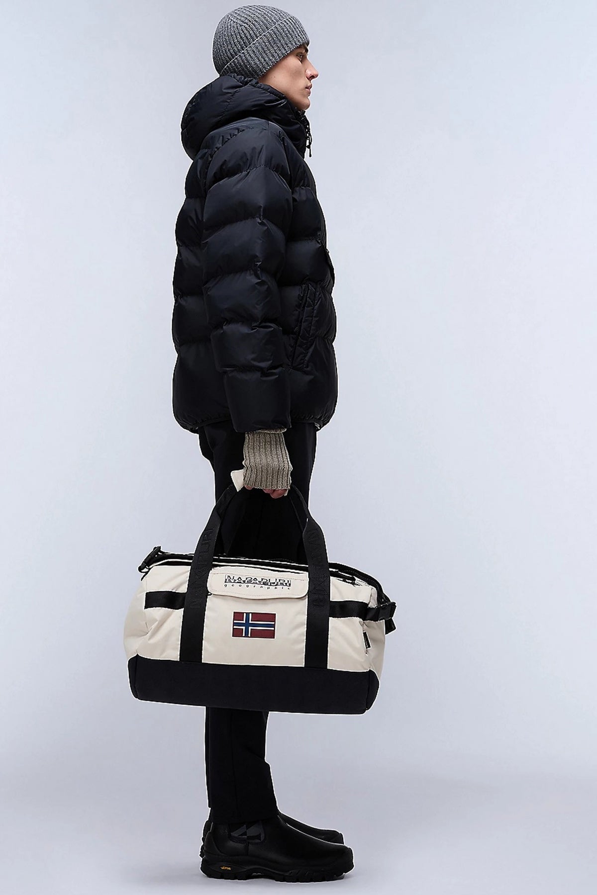 NAPAPIJRI BERING TRAVEL SMALL  en color BEGSVR  (4)