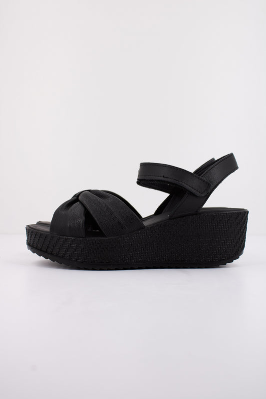 IMAC CLARA en color NERO  (1)