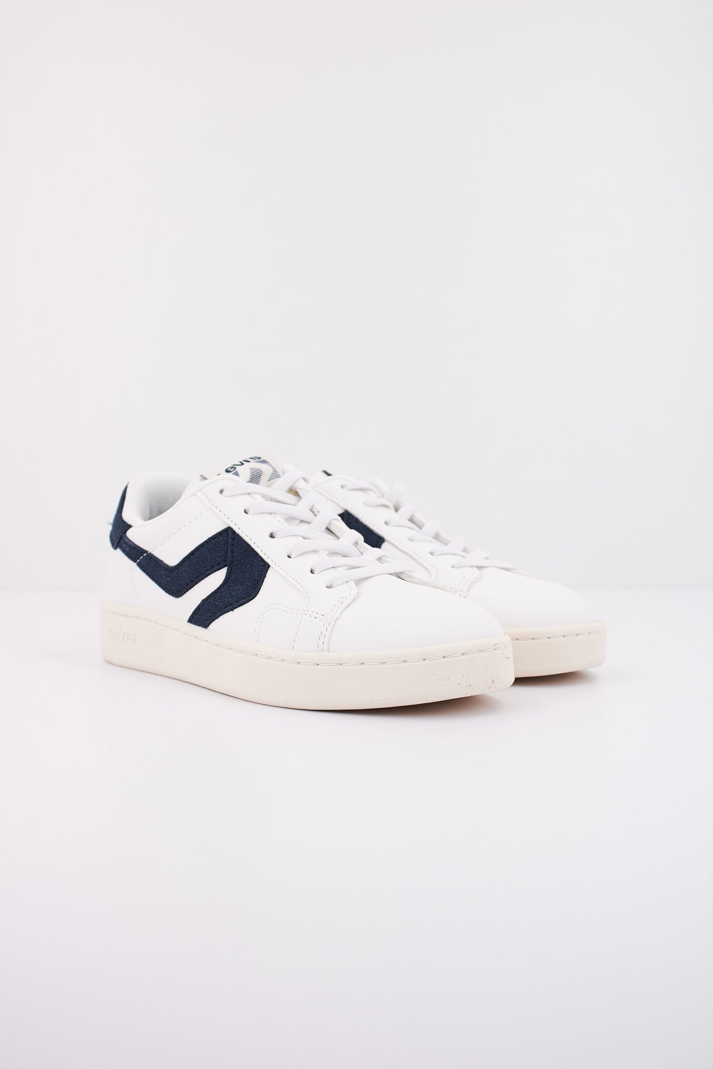 LEVI'S SWIFT JR en color WHVNT  (2)