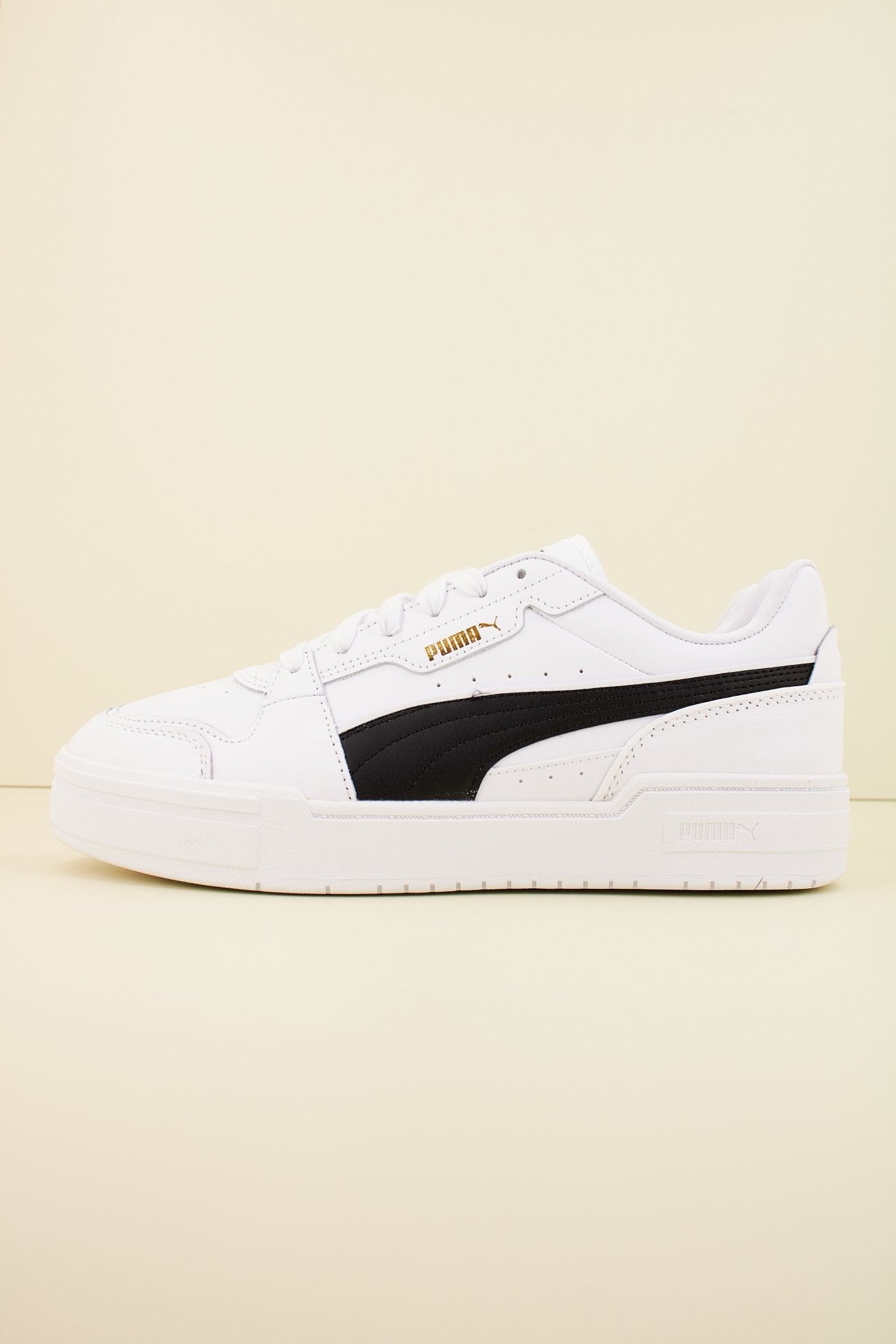 PUMA CA PRO LUX III LTH en color WHTBLCK  (1)