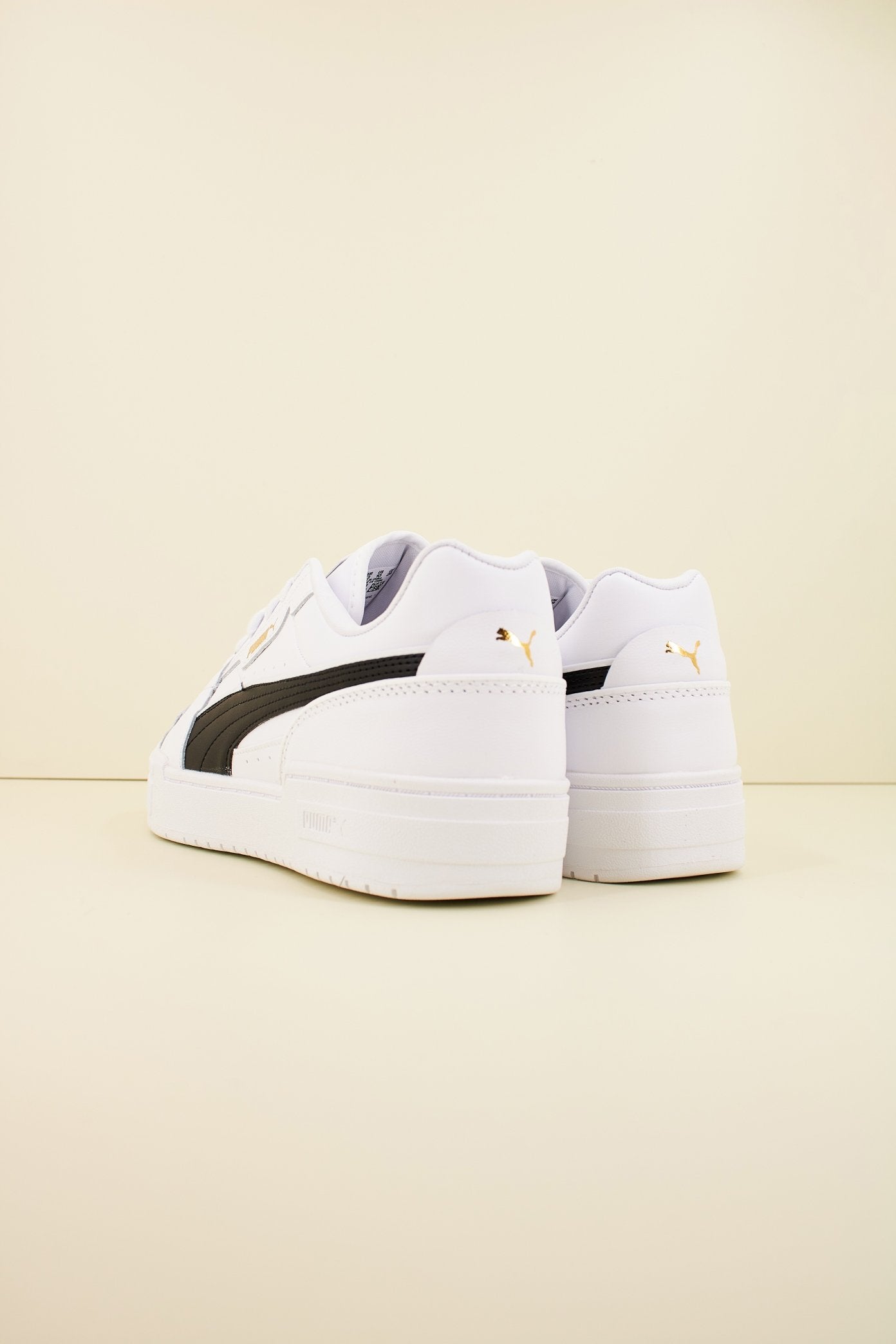 PUMA CA PRO LUX III LTH en color WHTBLCK  (3)