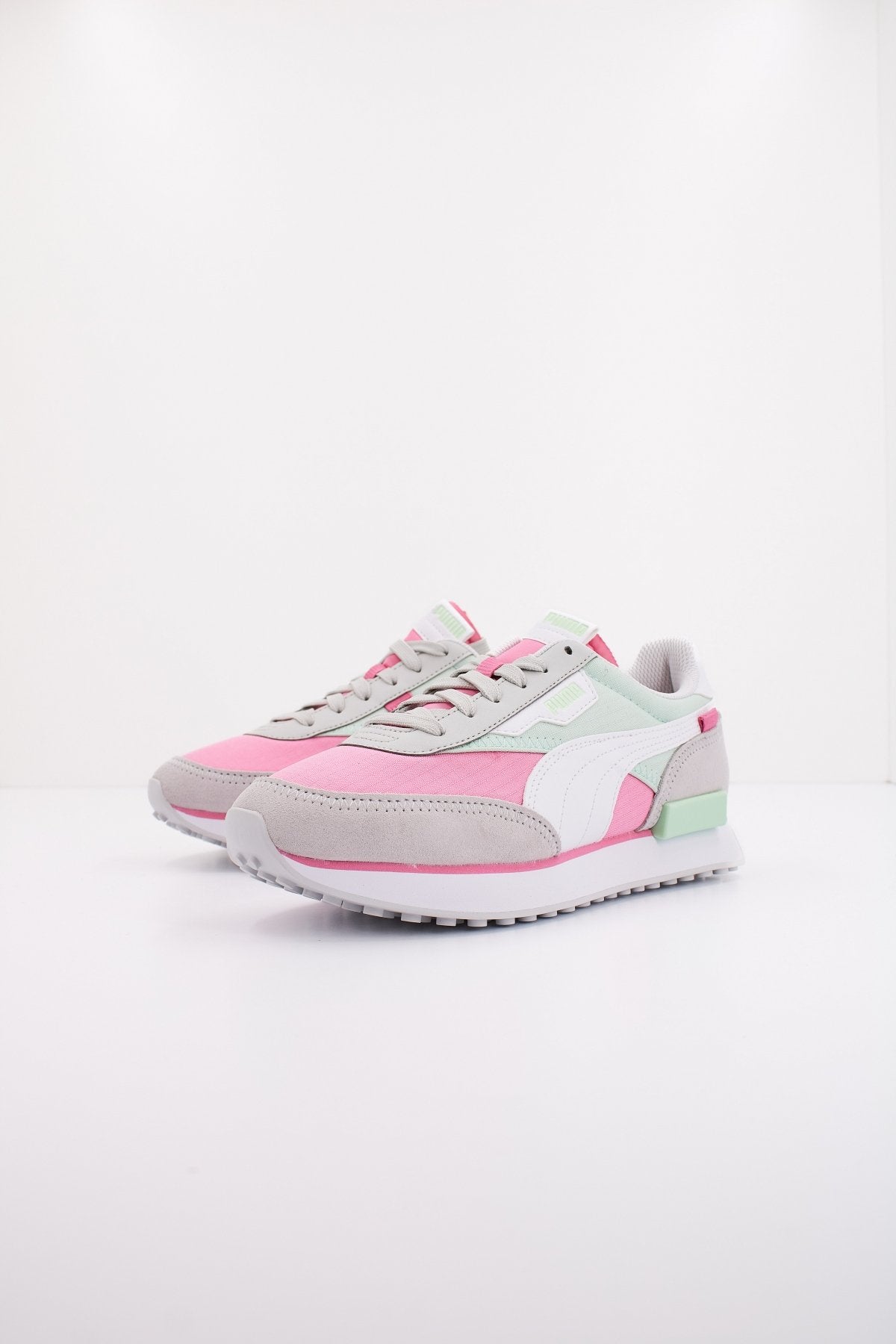 PUMA FUTURE RIDER PLAY ON en color PNKMNT  (2)