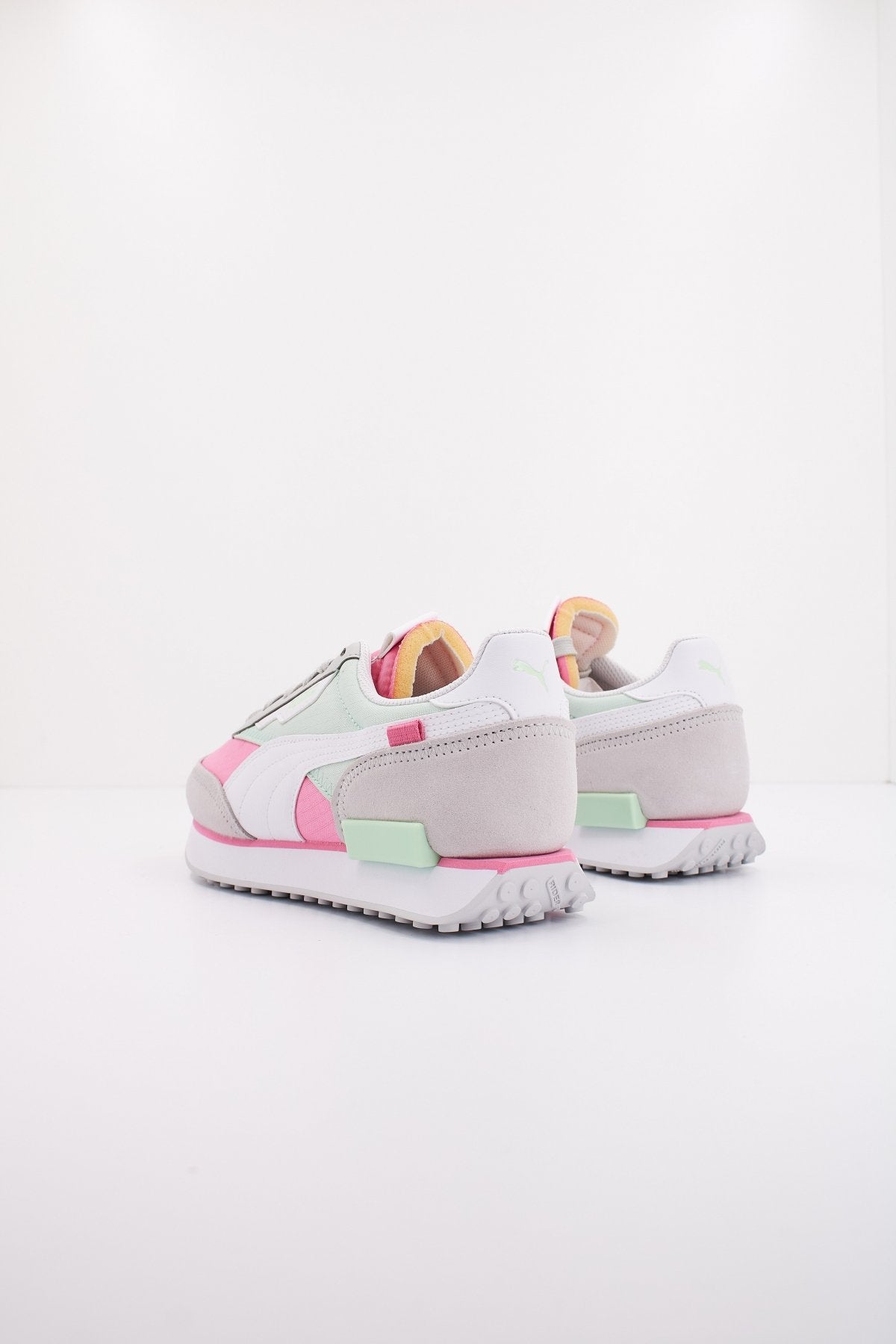 PUMA FUTURE RIDER PLAY ON en color PNKMNT  (3)