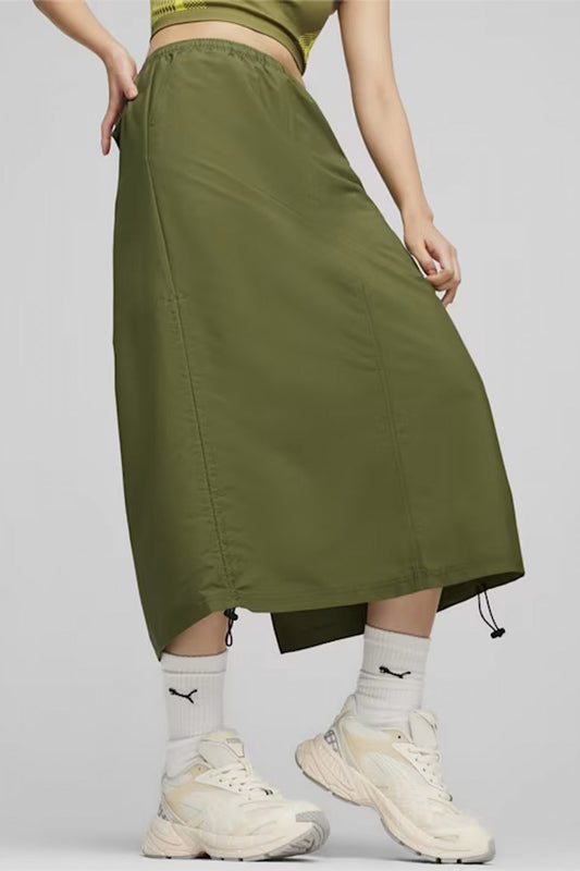 PUMA DARE TO MIDI WOVEN S en color LVGRN  (1)