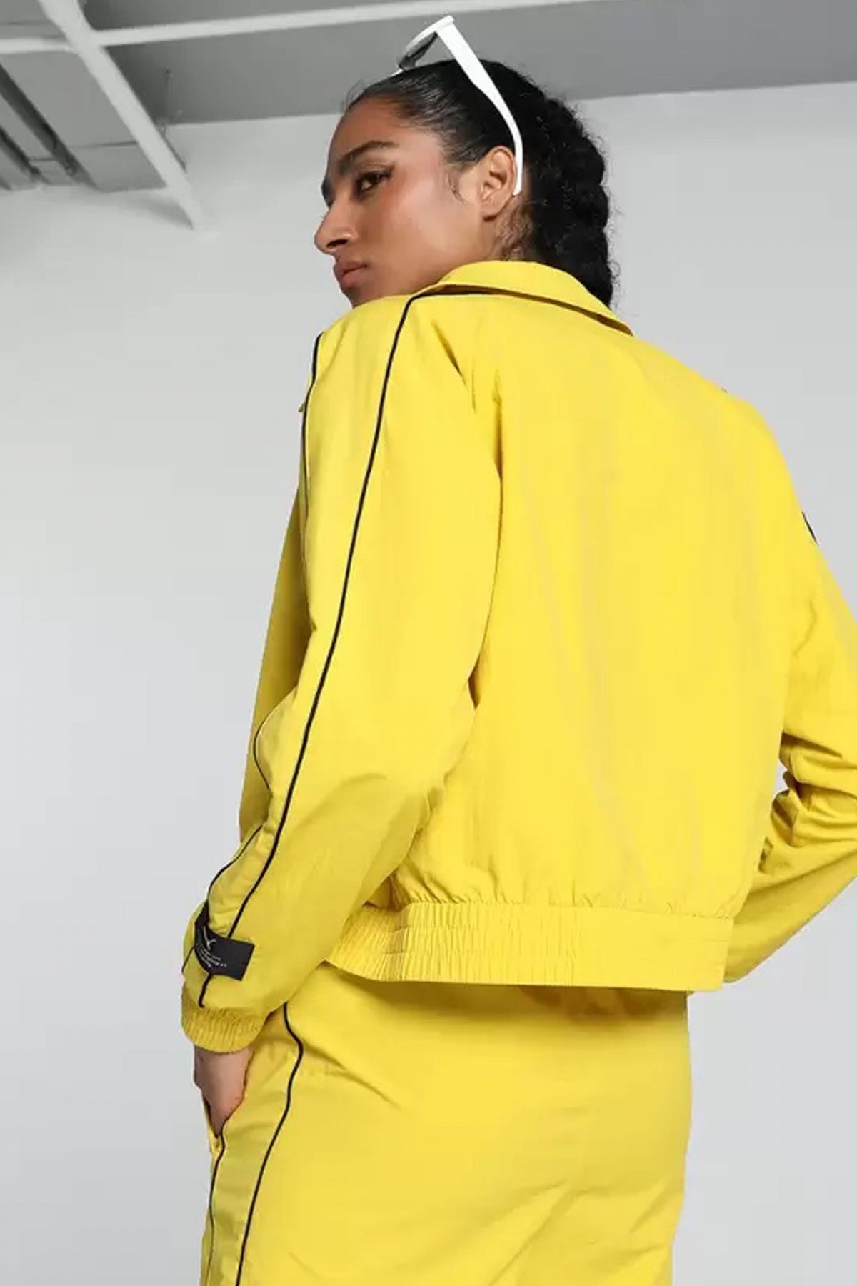PUMA TRACK JACKET en color YELLOW  (2)