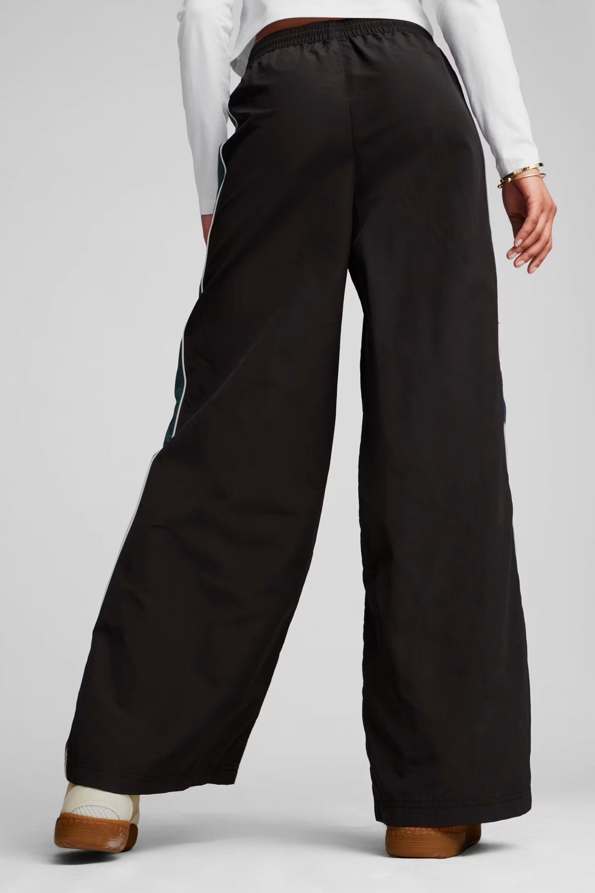 PUMA  T TRACK PANTS en color BLACK  (3)