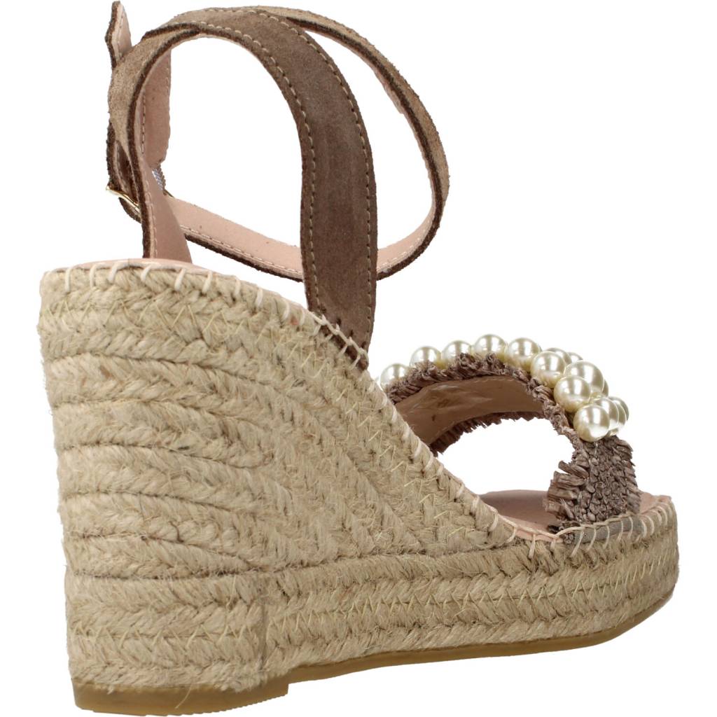 MACARENA MOONS en color TAUPE  (3)