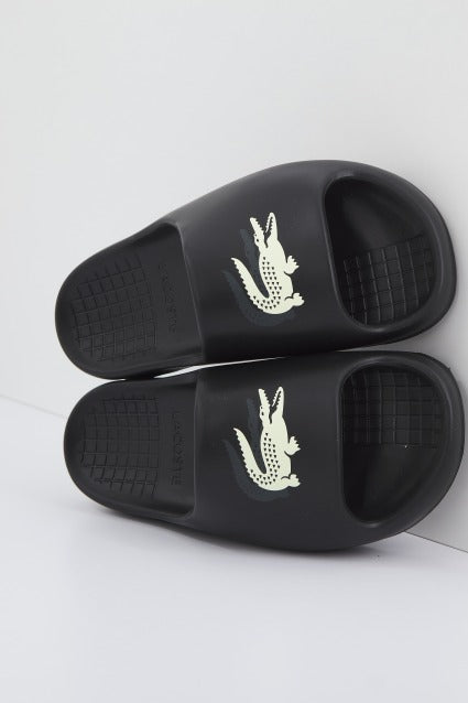 LACOSTE SERVE SLIDE .   en color BLKWHT  (1)