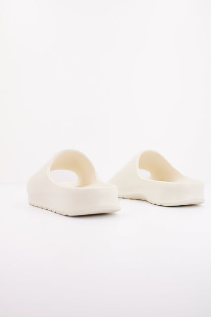 LACOSTE SERVE . SYNTHET en color WHTDKG  (3)