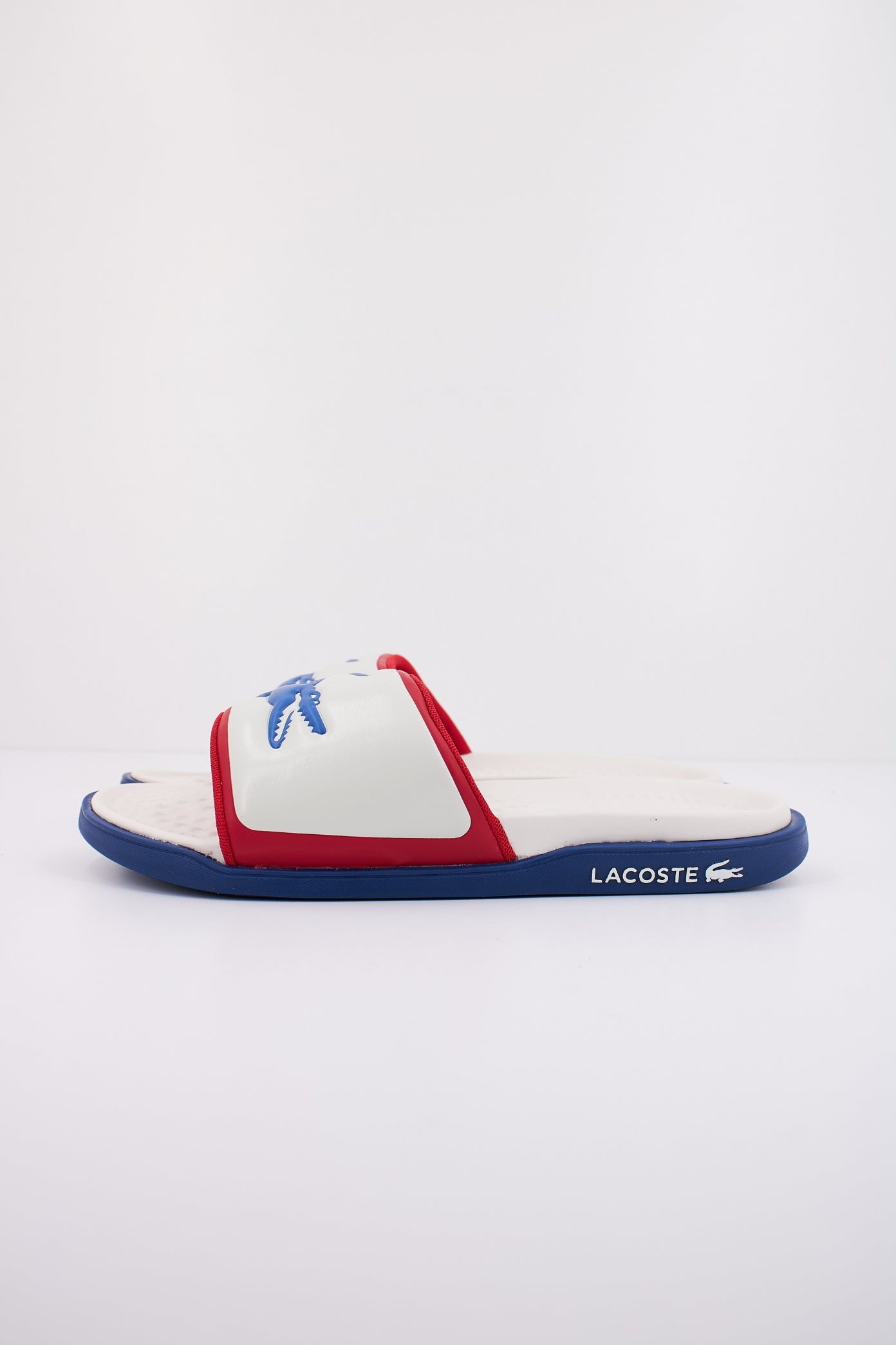 LACOSTE  SERVE SLIDE DUAL SY en color WHTBLURE  (1)