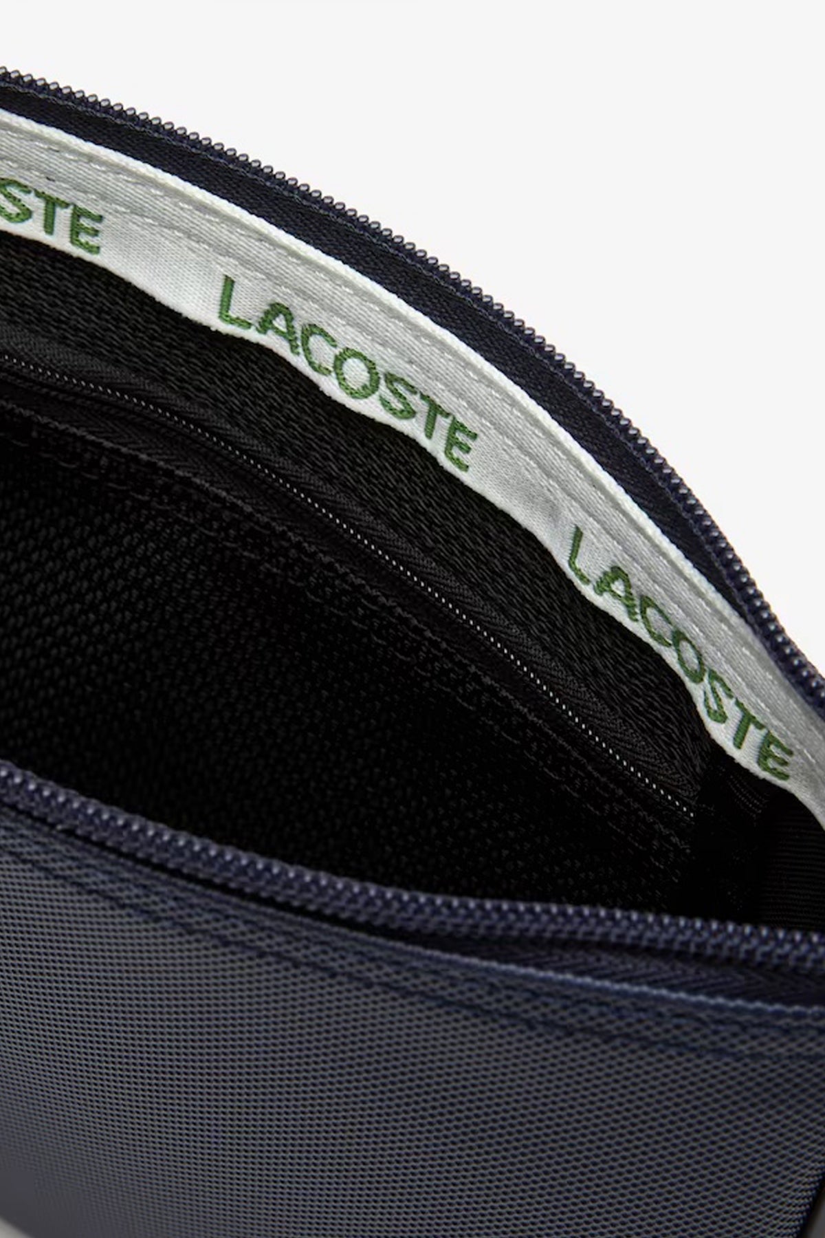 LACOSTE PIQUE SLIMLINE SATCH en color   (4)