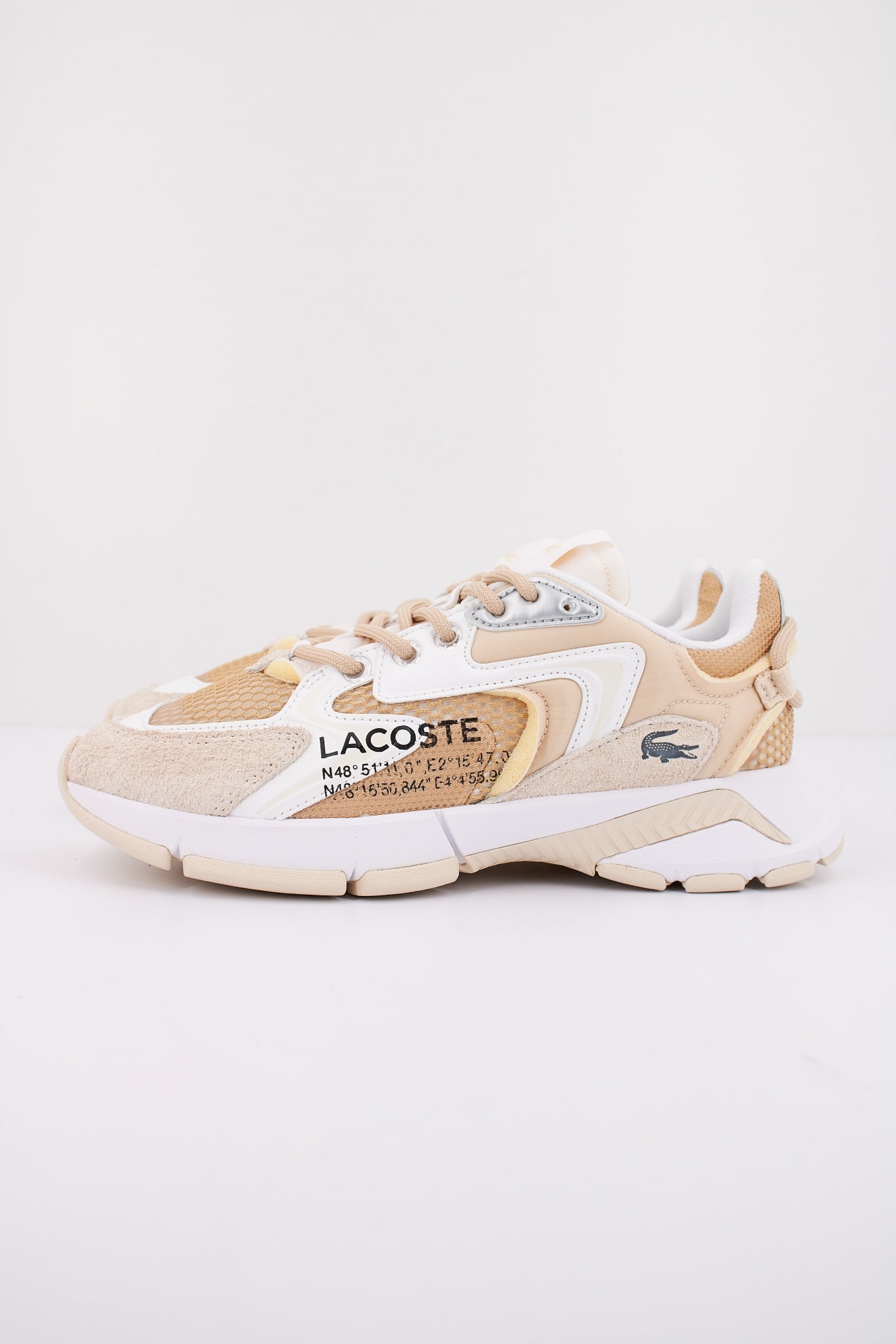 LACOSTE NEO en color TANWHT  (1)
