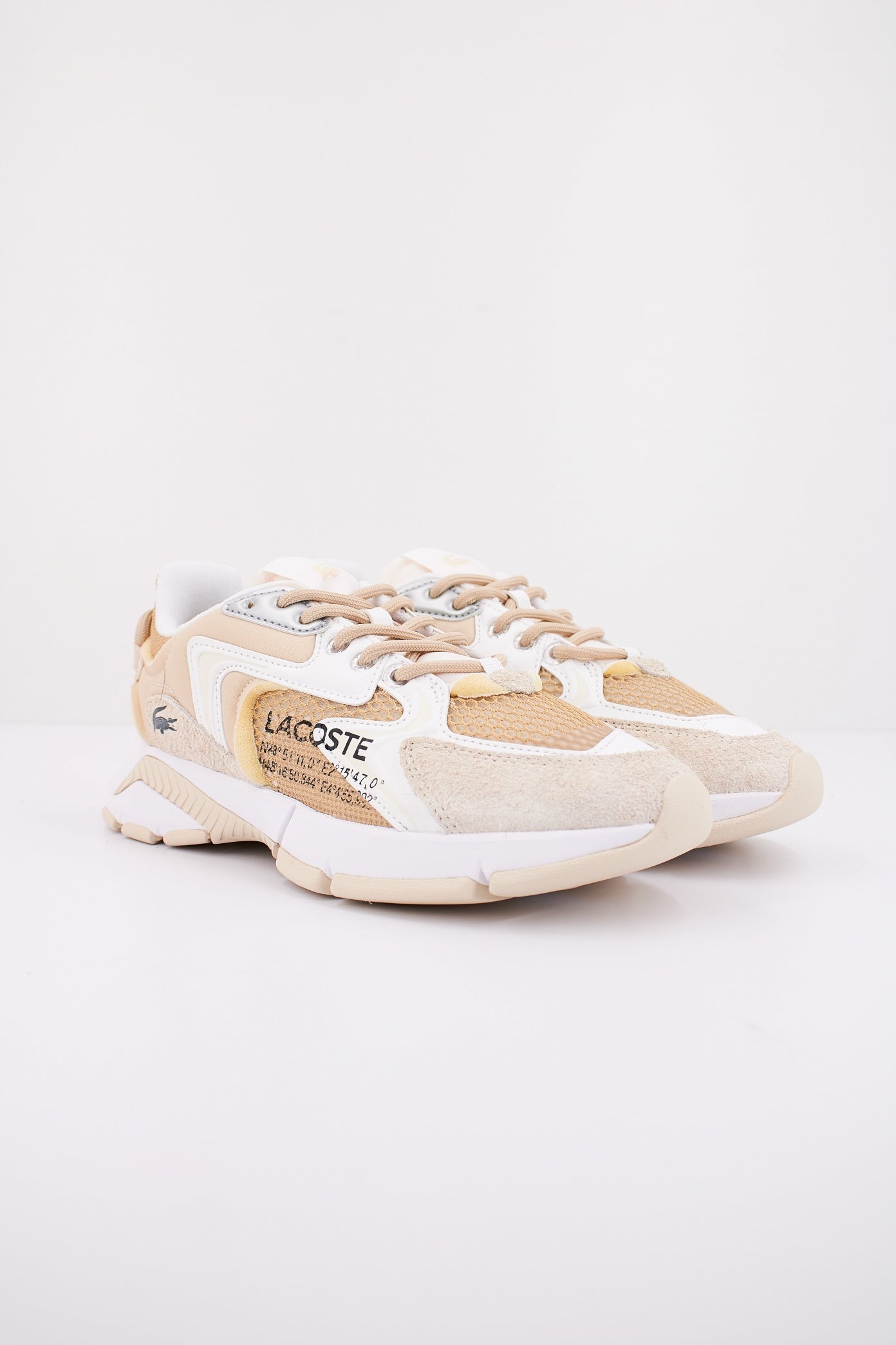 LACOSTE NEO en color TANWHT  (2)