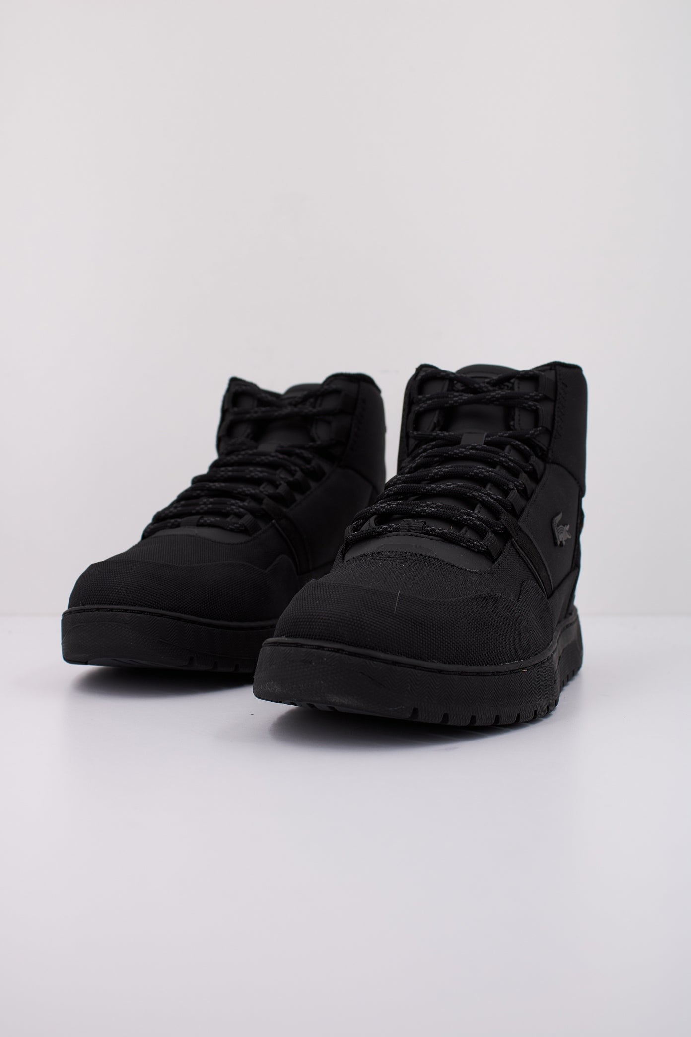 LACOSTE T-CLIP WINTER MID en color BLKBLK  (2)