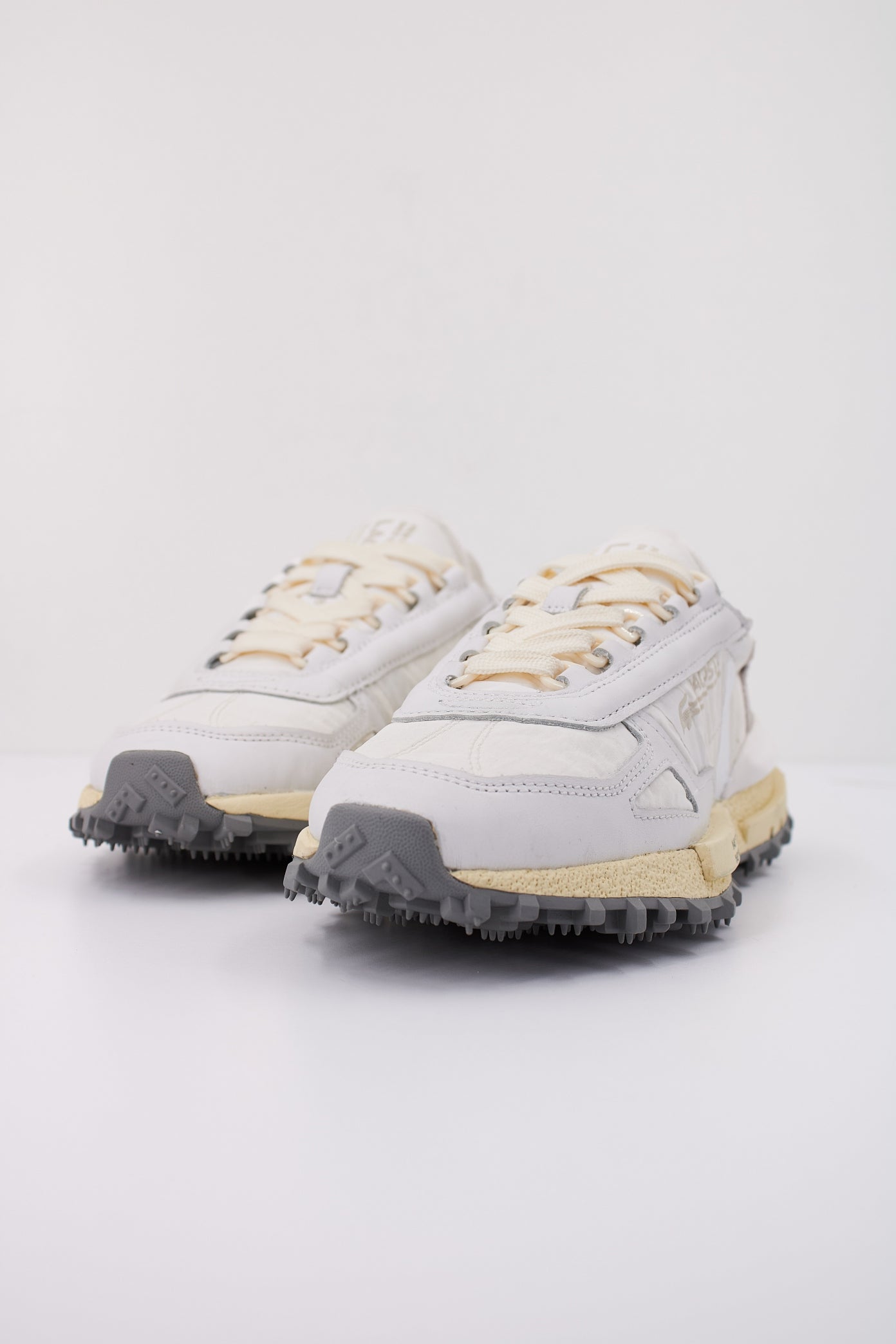 LACOSTE ELITE ACTIVE en color WHTLT  (2)