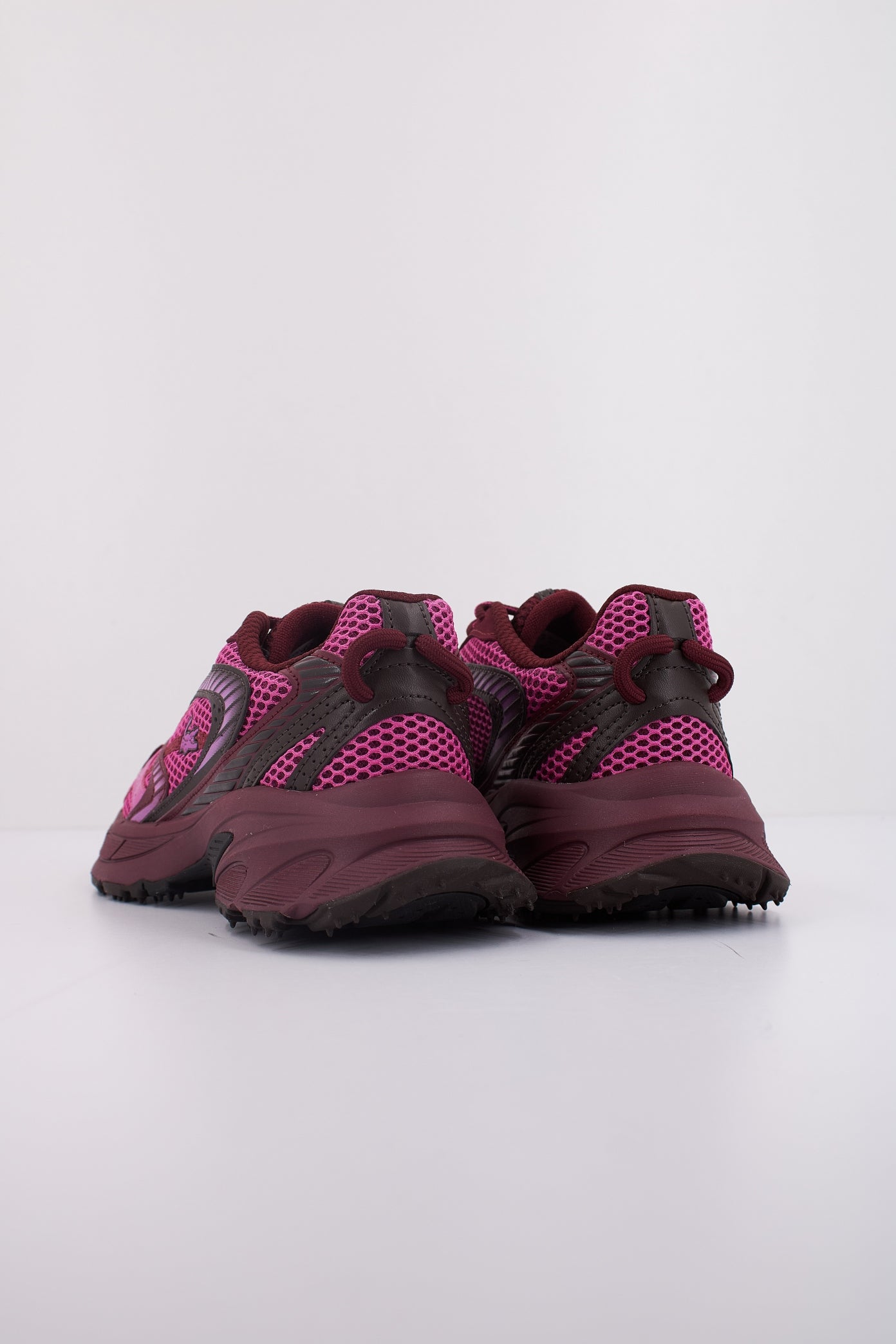 LACOSTE L NEO SHOT en color BURGPNK  (4)