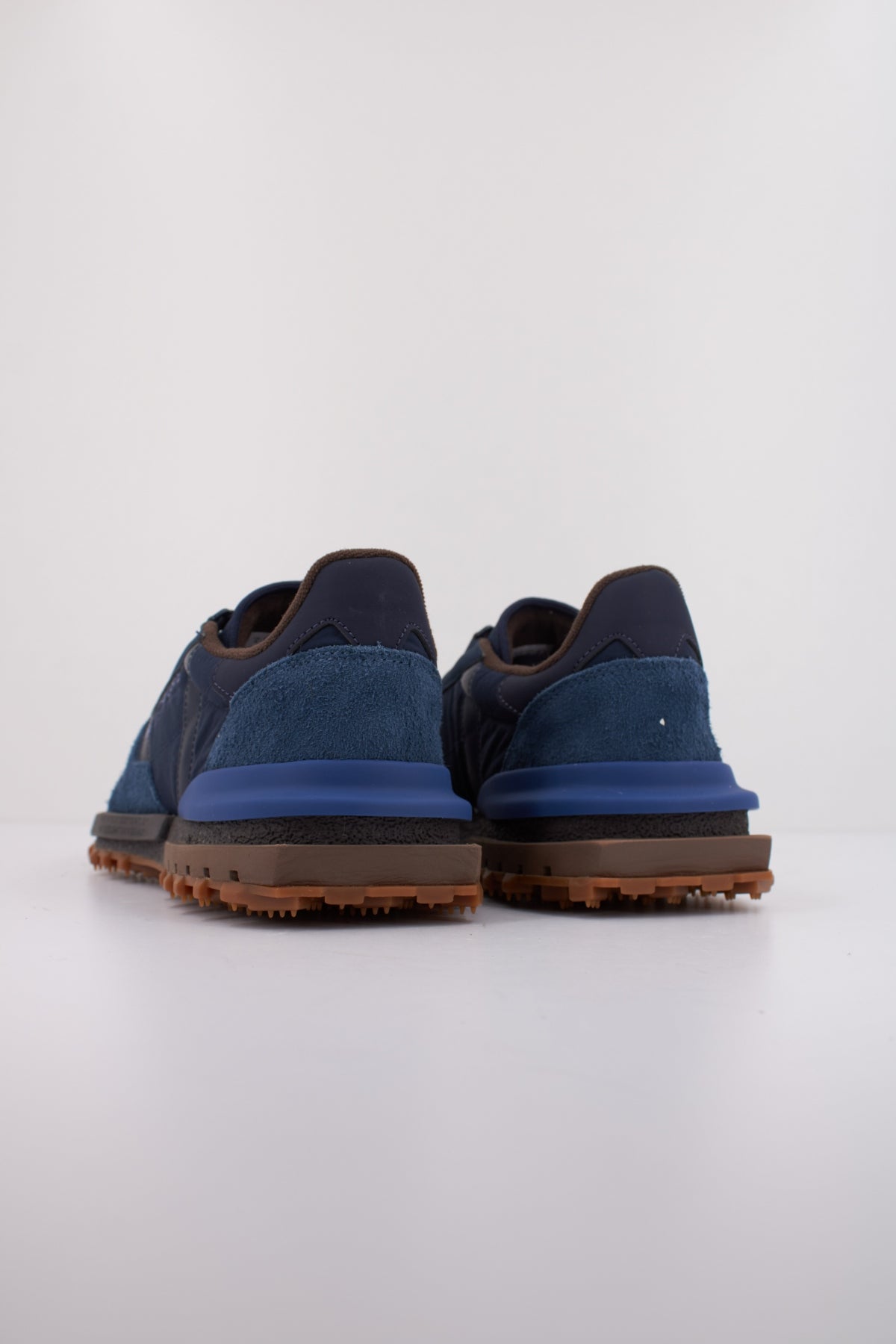 LACOSTE MEN'S ELITE ACTIVE S en color NVYBRW  (4)