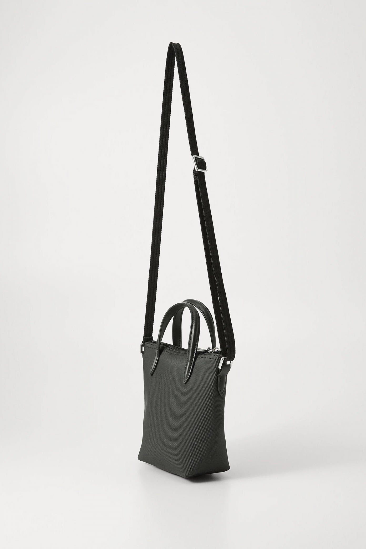 LACOSTE CROSSOVER BAG en color NOIR  (2)