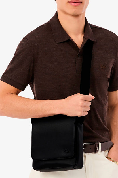 LACOSTE NHHC FLAP CROSSO en color   (1)