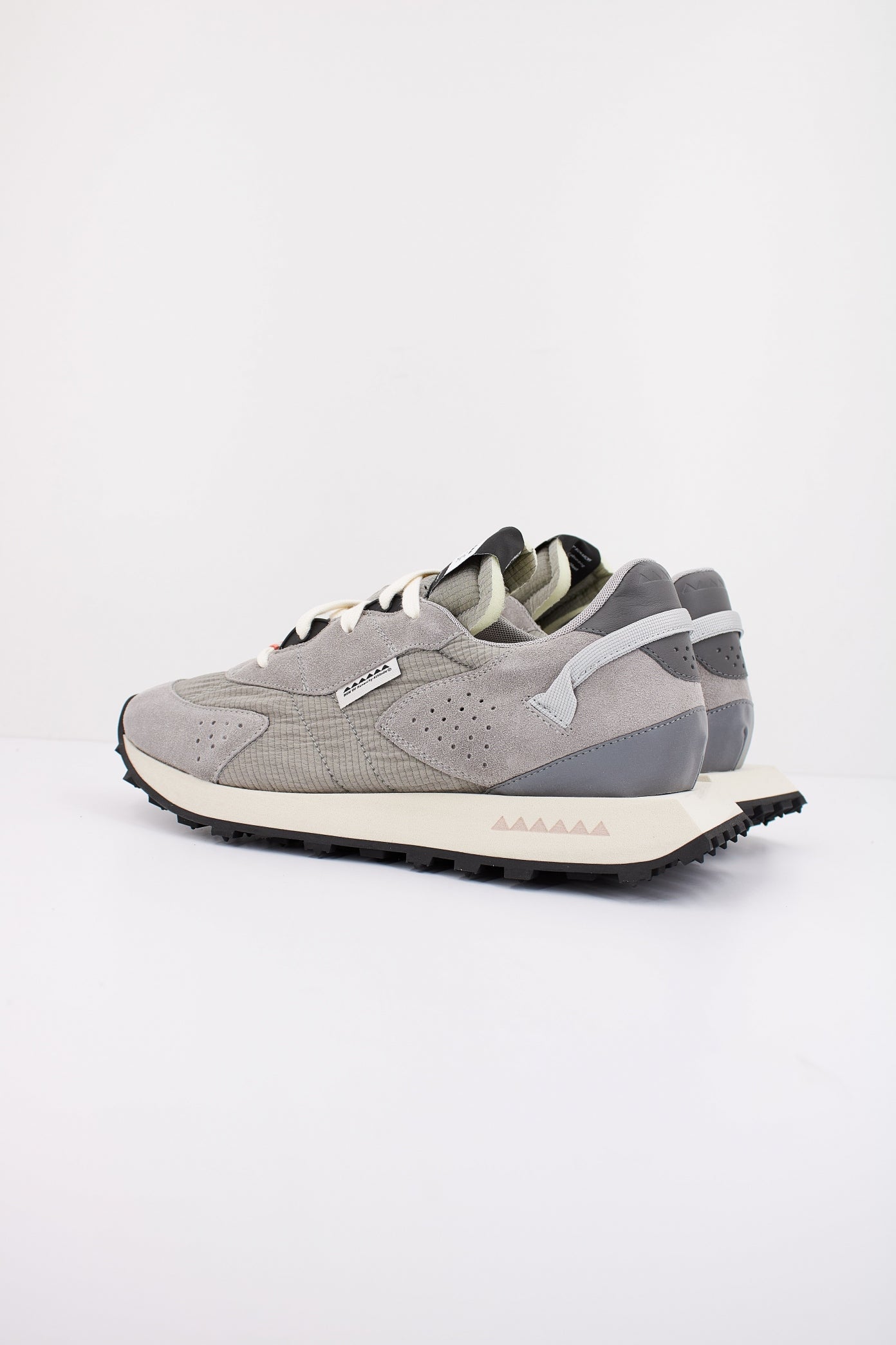 RUN OF OXYGEN M en color GREY  (4)