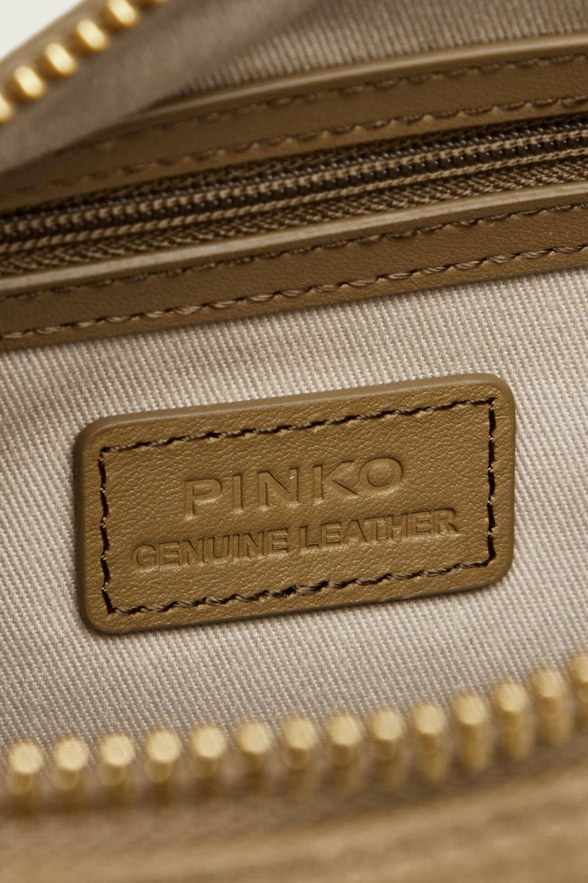 PINKO  AM POUCH FU en color LJ  (3)