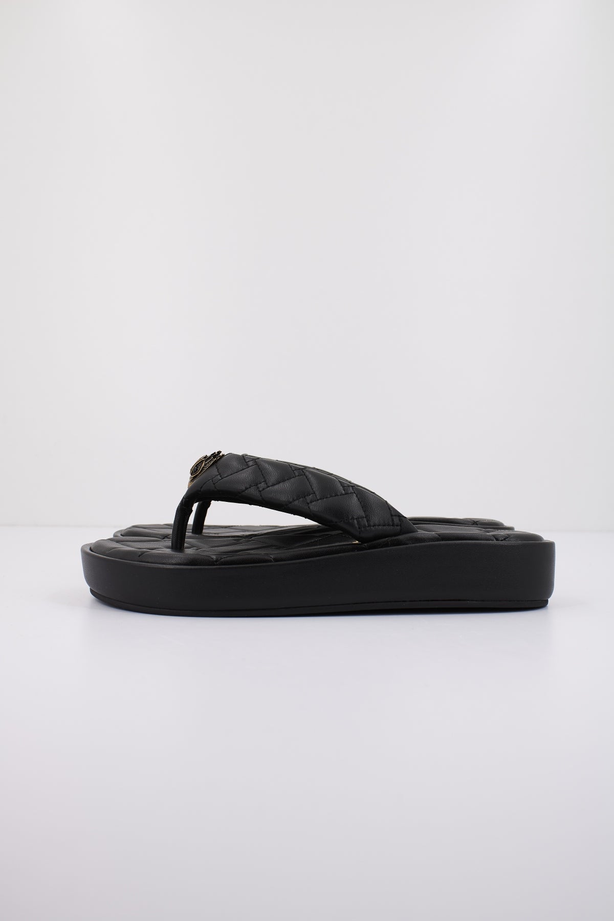 KURT GEIGER LONDON KENSINGTON PUFF FLIP en color BLACK  (1)
