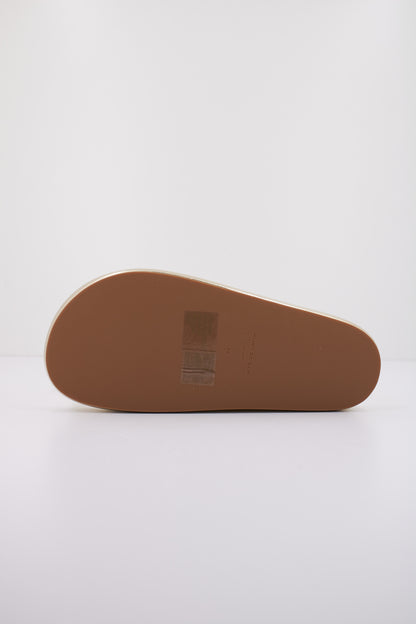 KURT GEIGER LONDON KENSINGTON PUFF FLIP en color GOLD  (4)