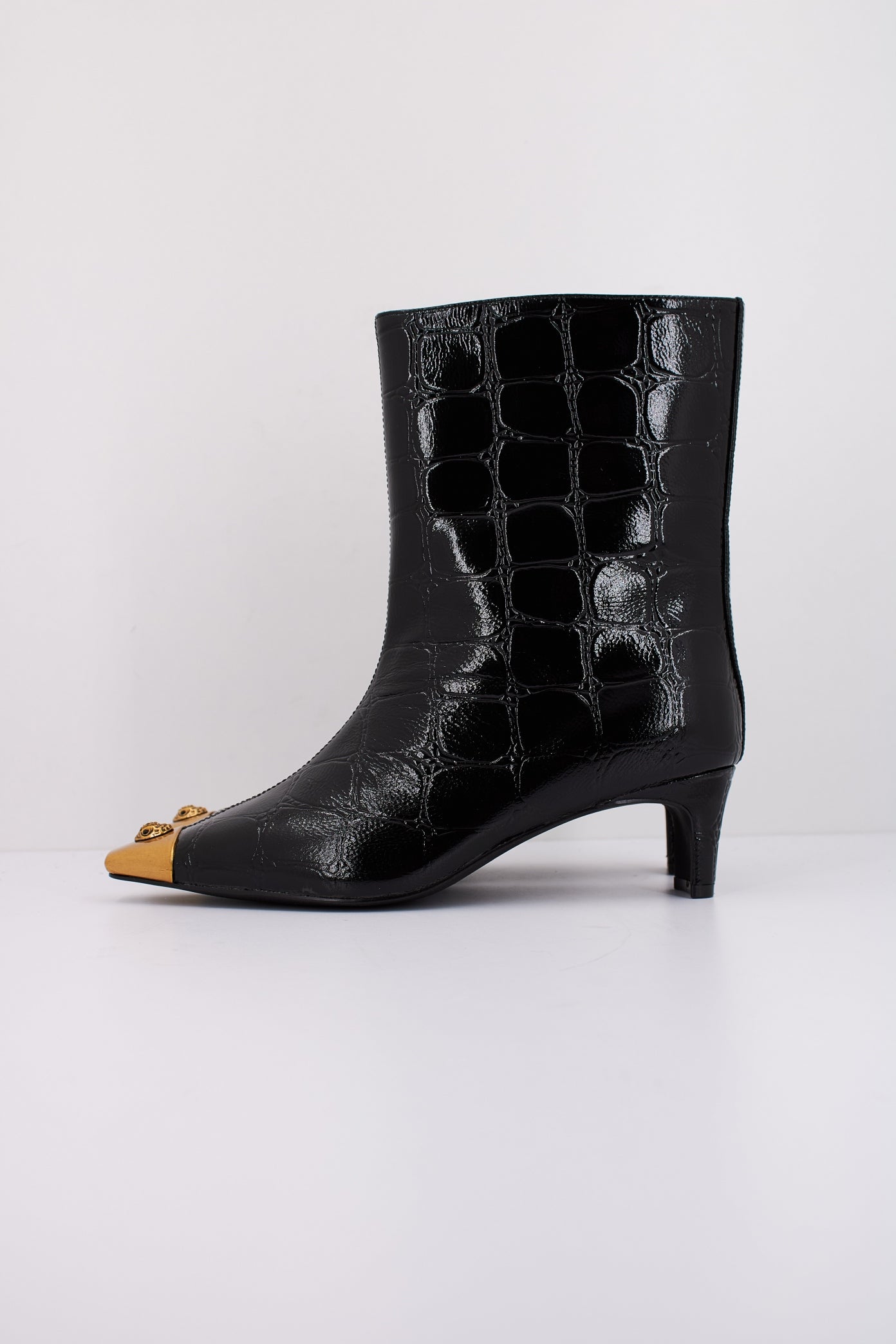 KURT GEIGER LONDON REGENT ANKLE BOOT en color BLKOTHR  (1)