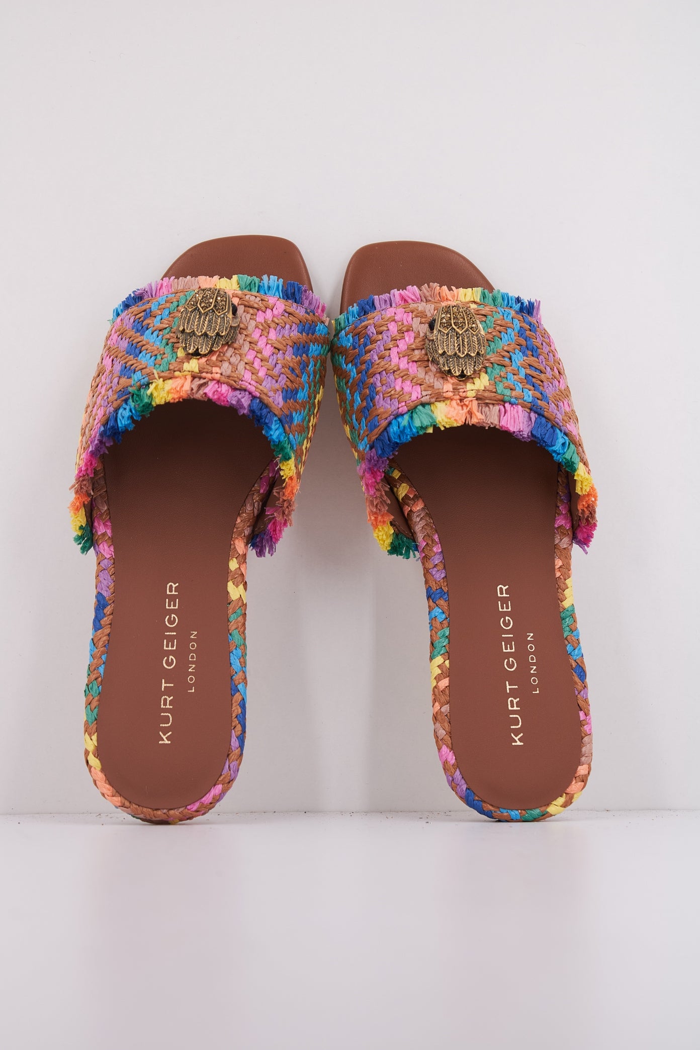 KURT GEIGER LONDON KENSIGTON FLAT SANDA en color OPNMSC  (3)