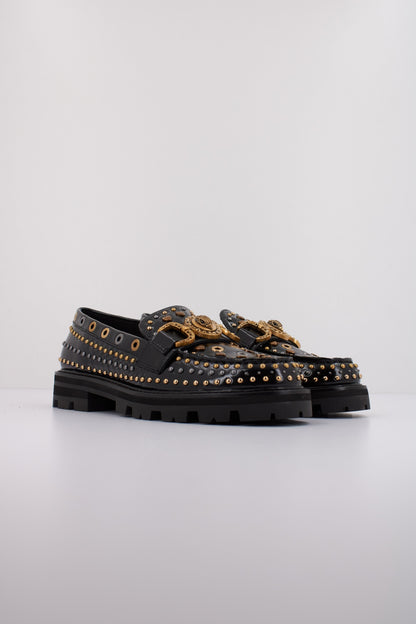 KURT GEIGER LONDON MANSION STUD LOAFER en color CHRCL  (2)