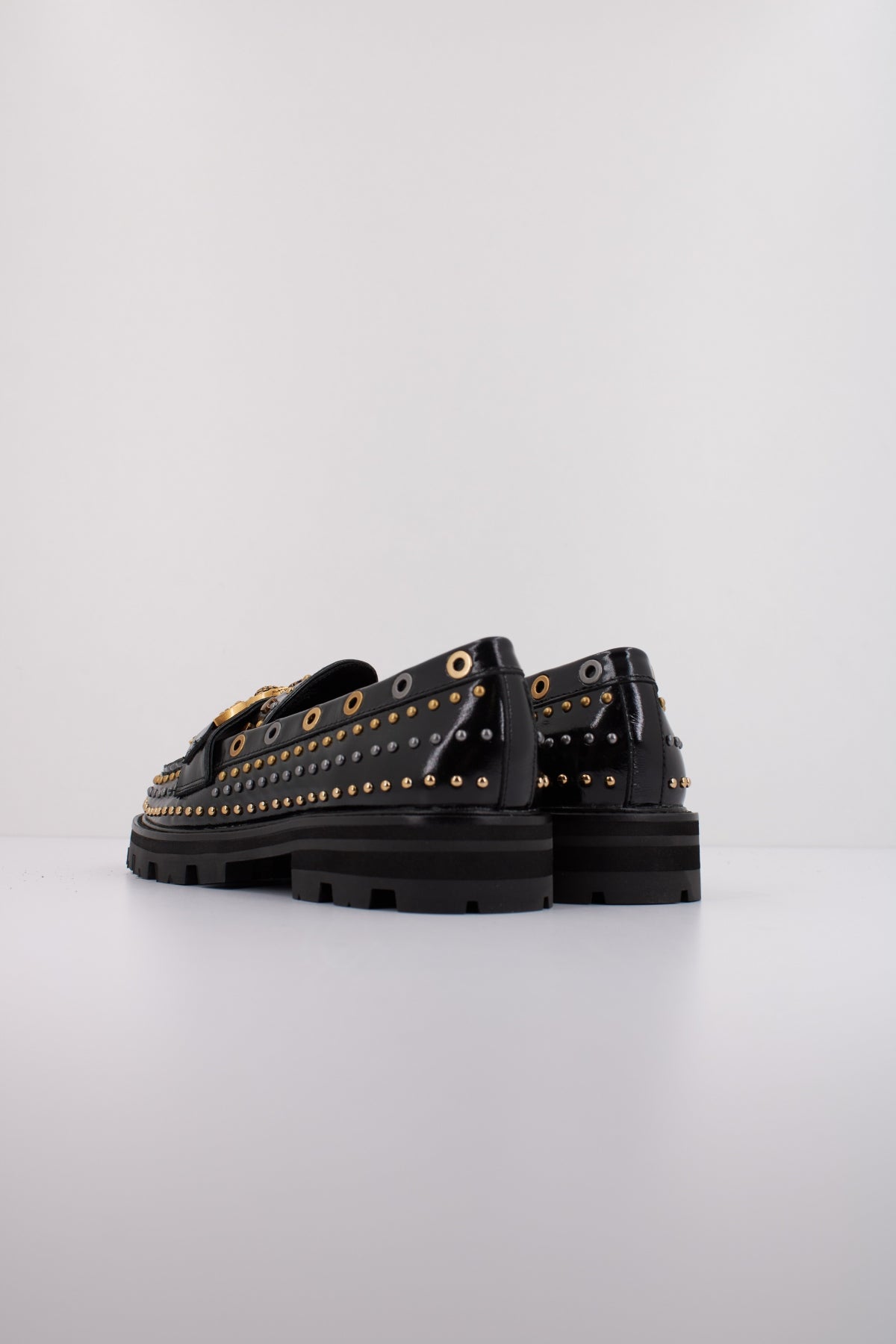 KURT GEIGER LONDON MANSION STUD LOAFER en color CHRCL  (4)
