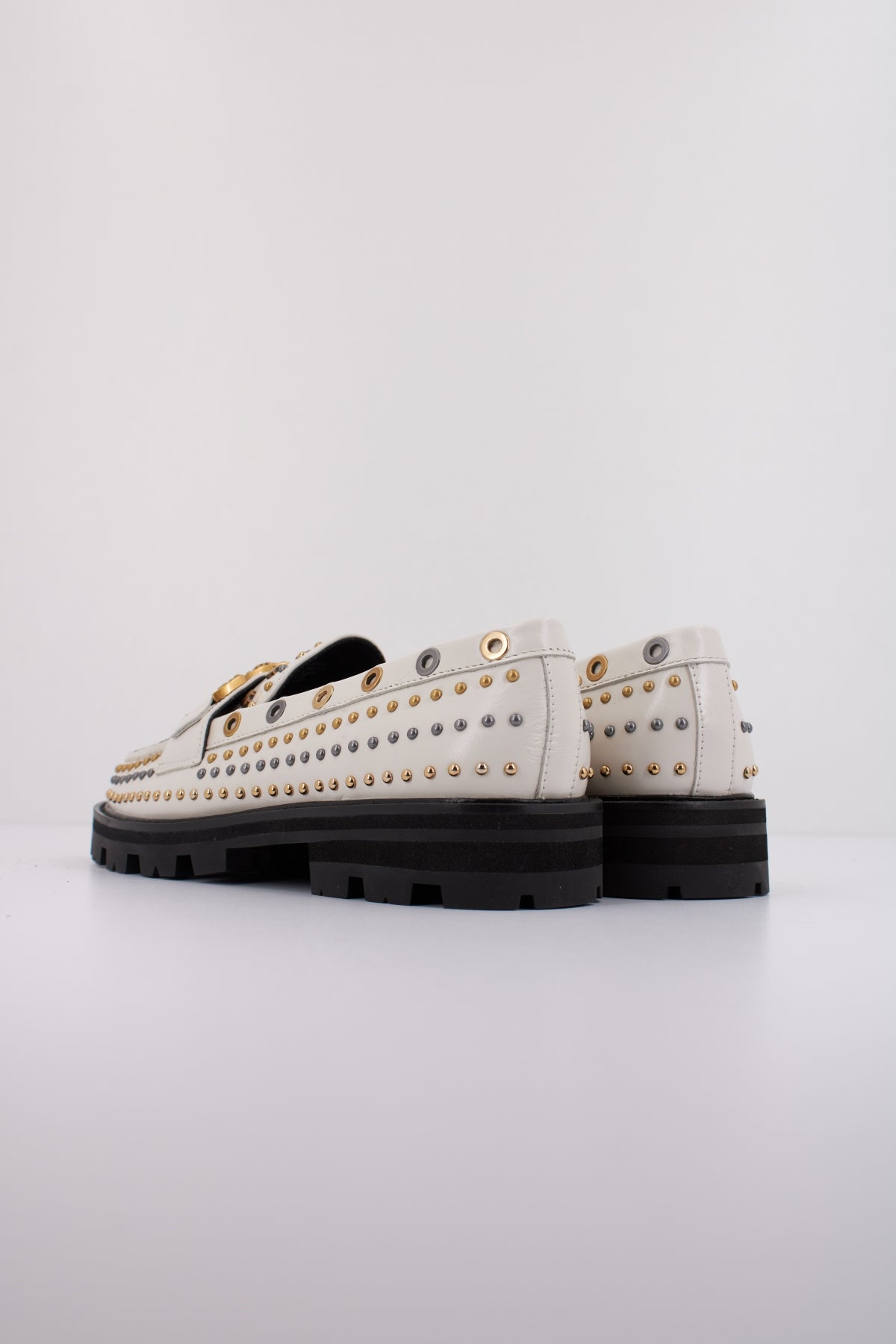 KURT GEIGER LONDON MANSION STUD LOAFER en color OPNWHT  (4)