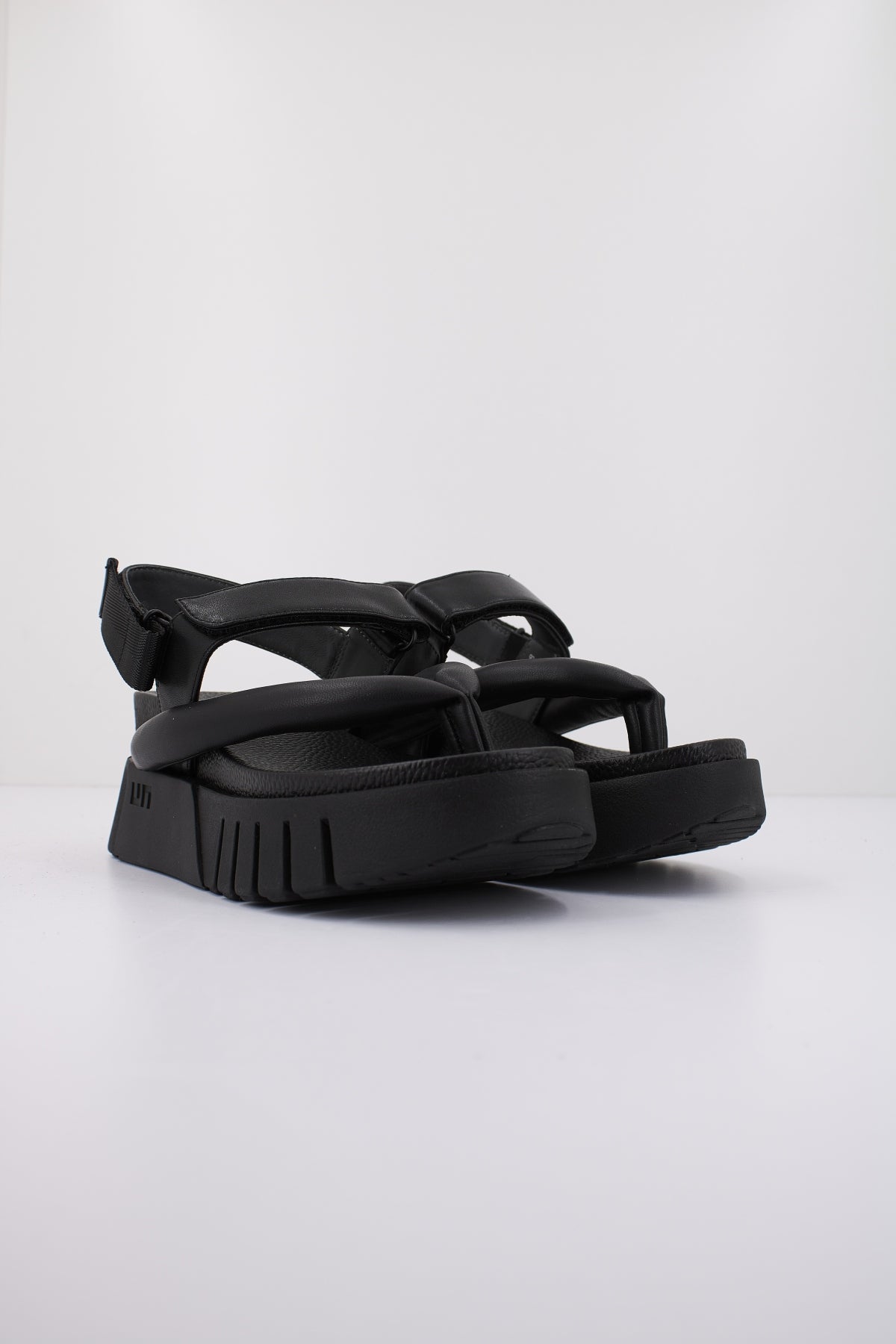 UNITED NUDE DELTA TONG en color BLACK  (2)