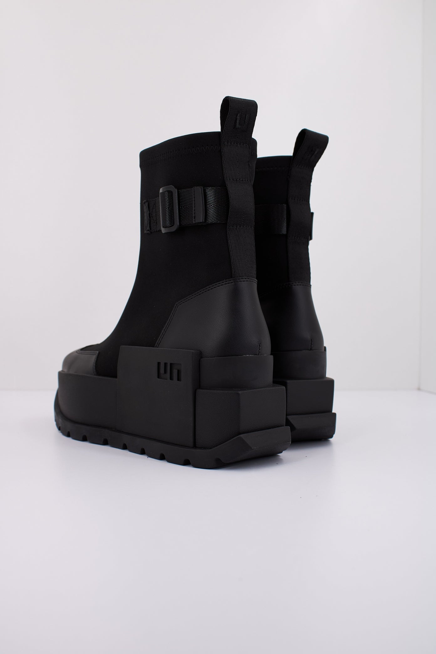 UNITED NUDE  ROKO BOOTIE II en color BLACK  (4)