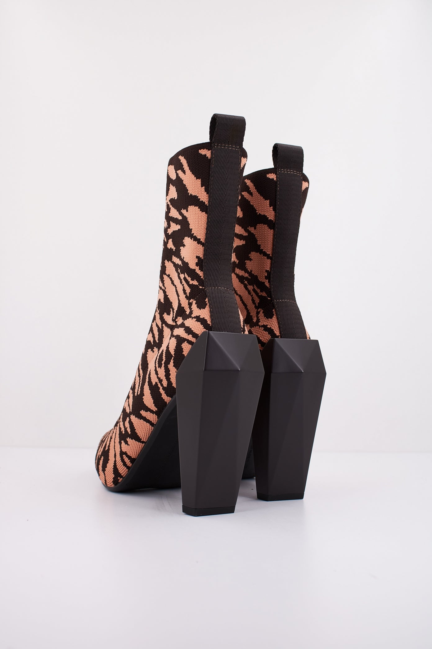 UNITED NUDE  GEM SOCK HI en color COFFEE  (4)