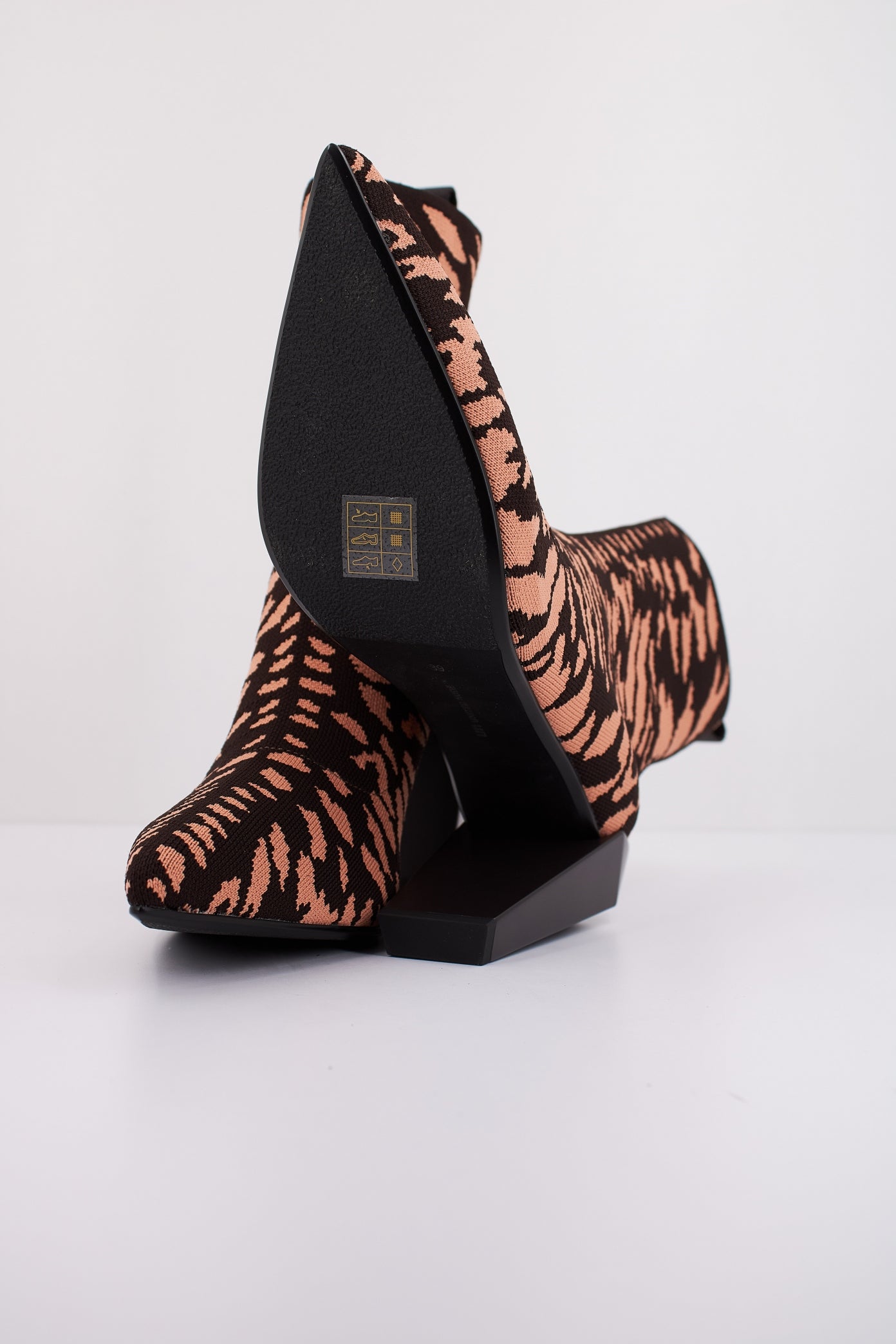UNITED NUDE  GEM SOCK HI en color COFFEE  (5)
