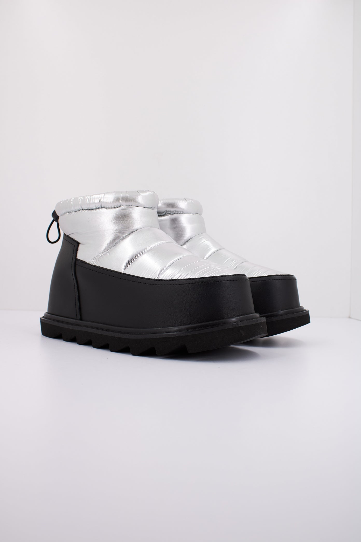 UNITED NUDE ZEMBLA BUBBLE BOOTIE en color SILVER  (2)