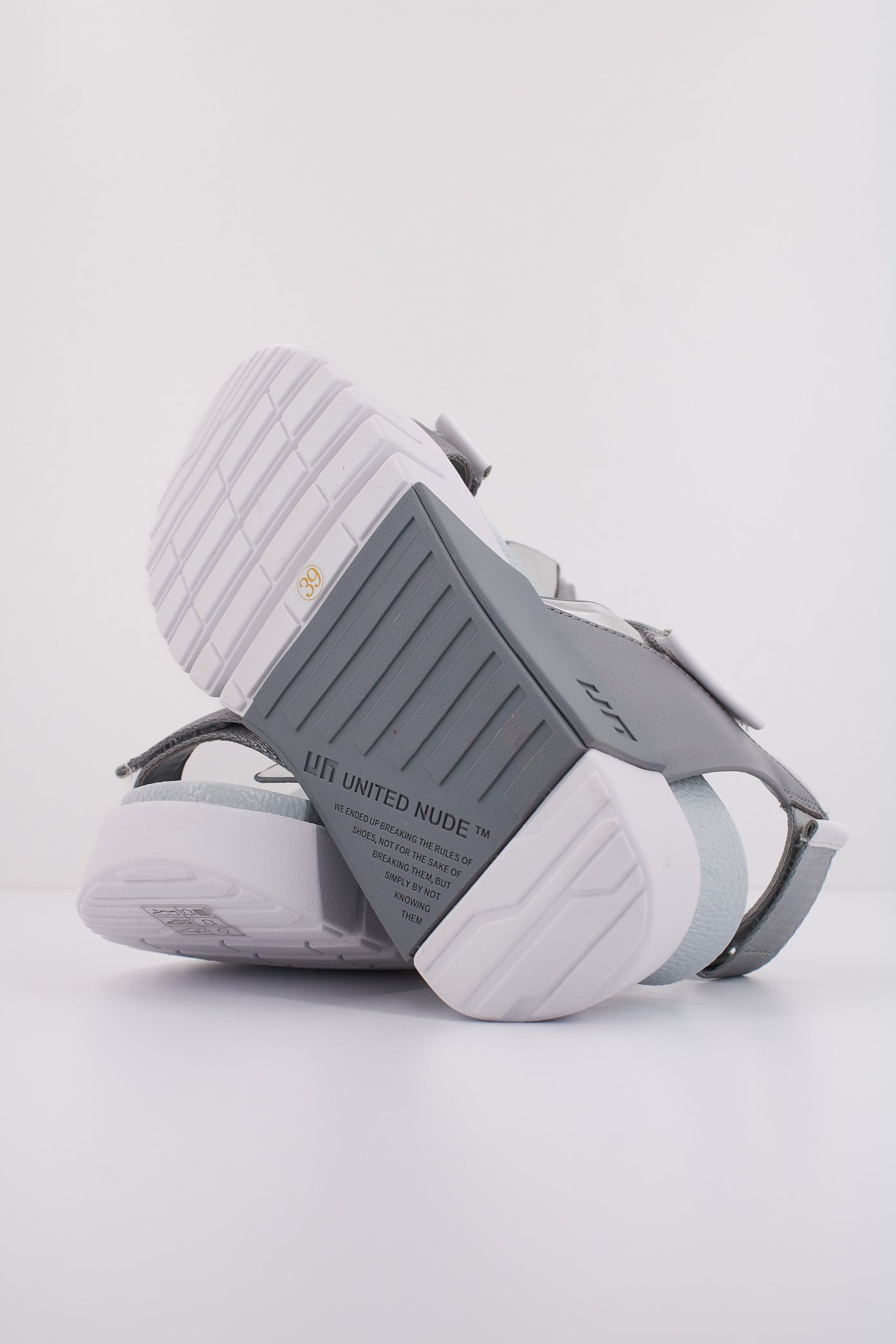 UNITED NUDE DELTA RUN en color IRONY  (5)