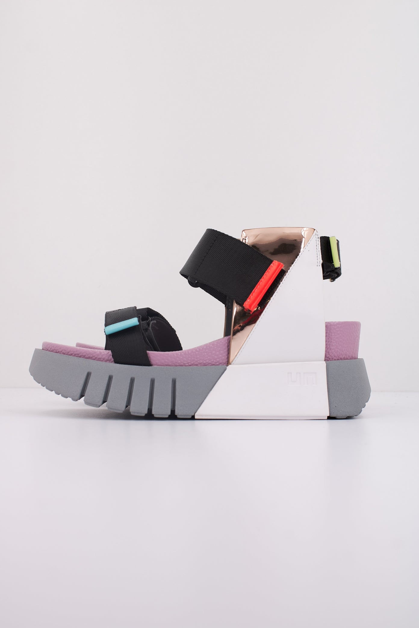 UNITED NUDE DELTA RUN en color TMLS  (1)